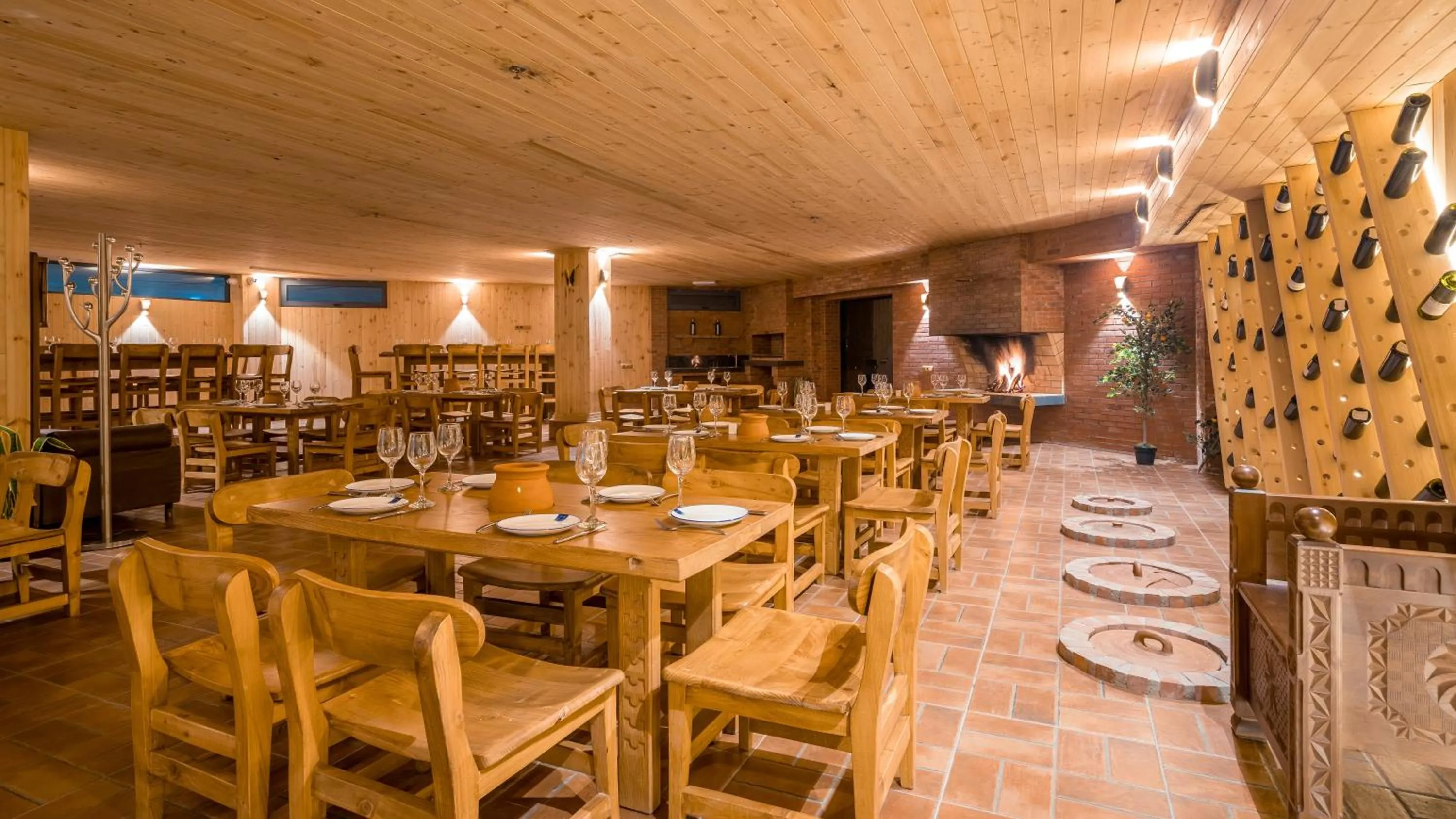 Restaurant/places to eat in Litz Resort