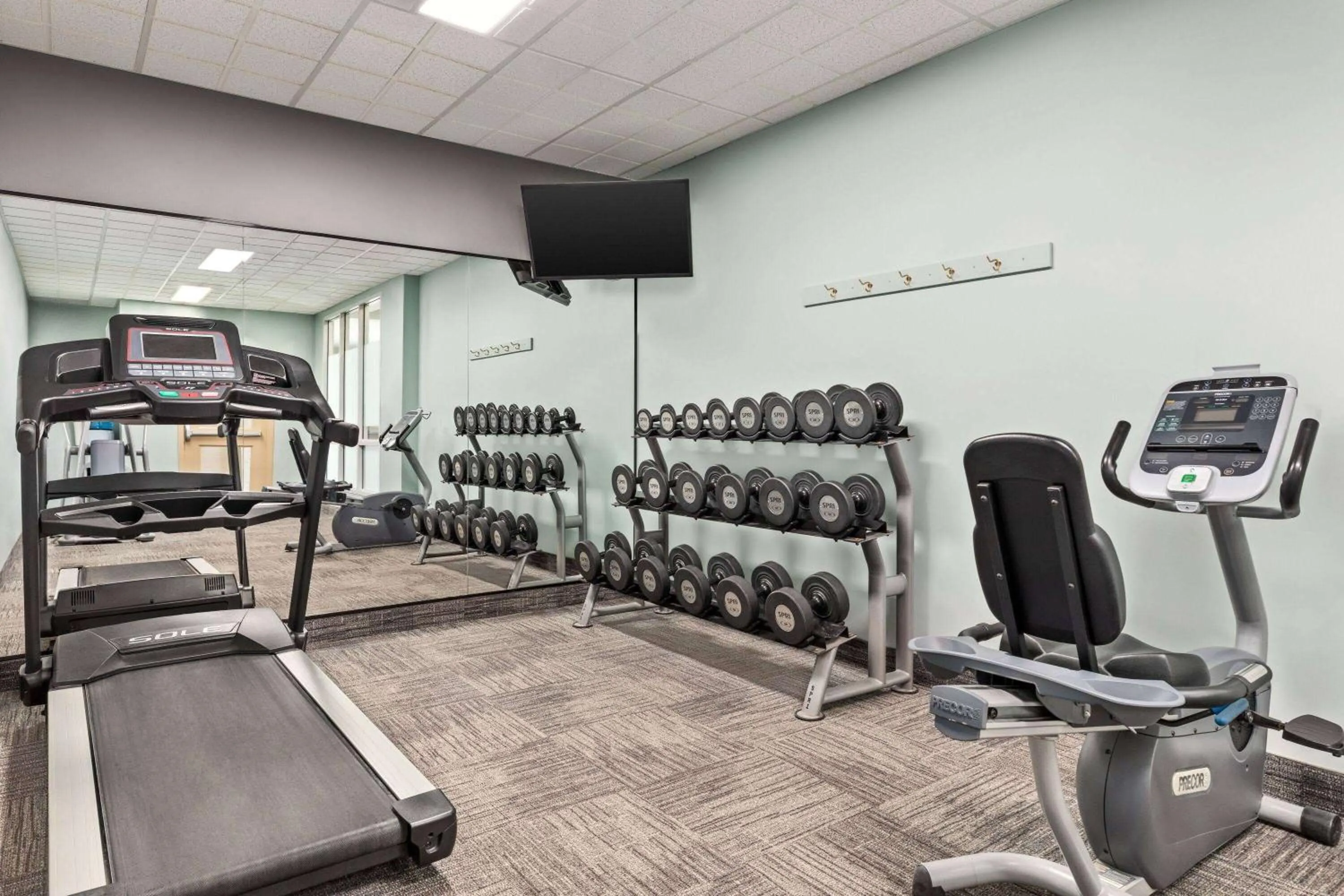 Fitness centre/facilities in Ramada By Wyndham Niagara Falls near the Falls