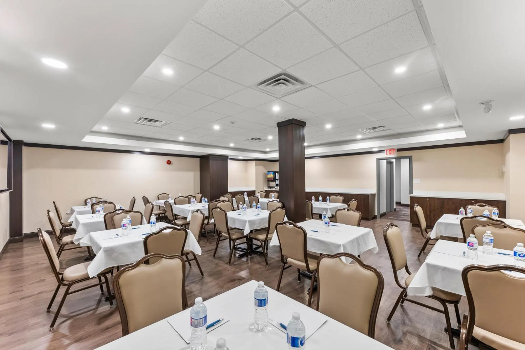 Banquet/Function facilities in Ramada By Wyndham Niagara Falls near the Falls