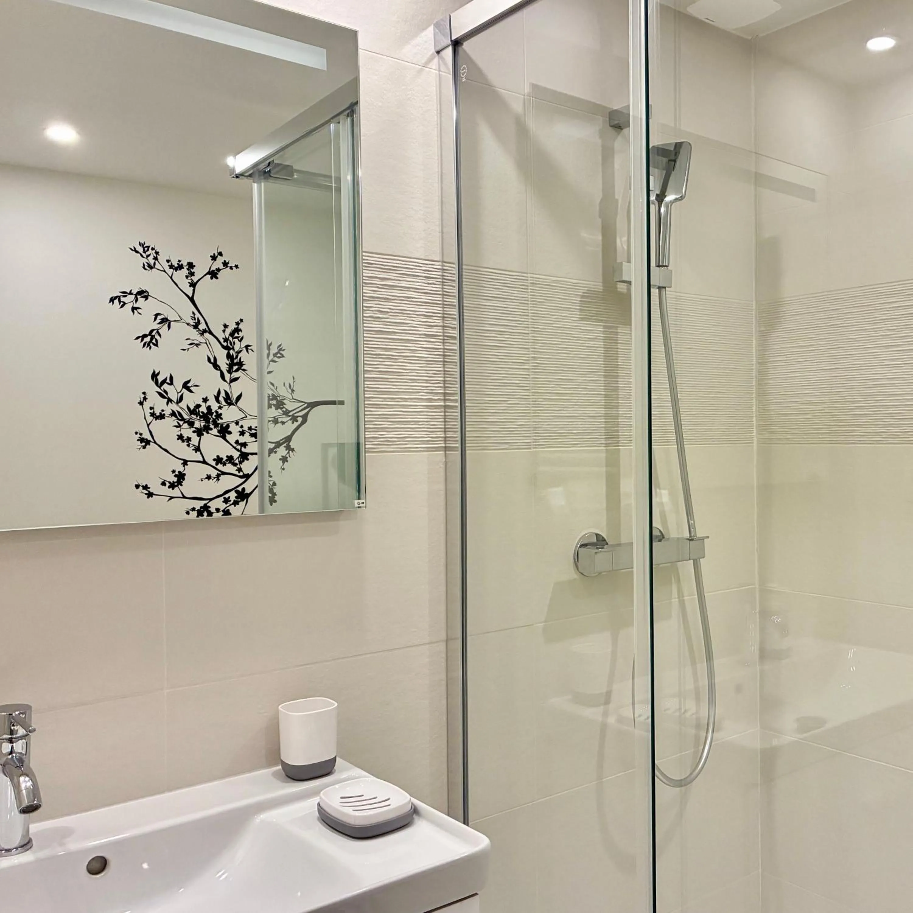 Bathroom in La Breizhidence
