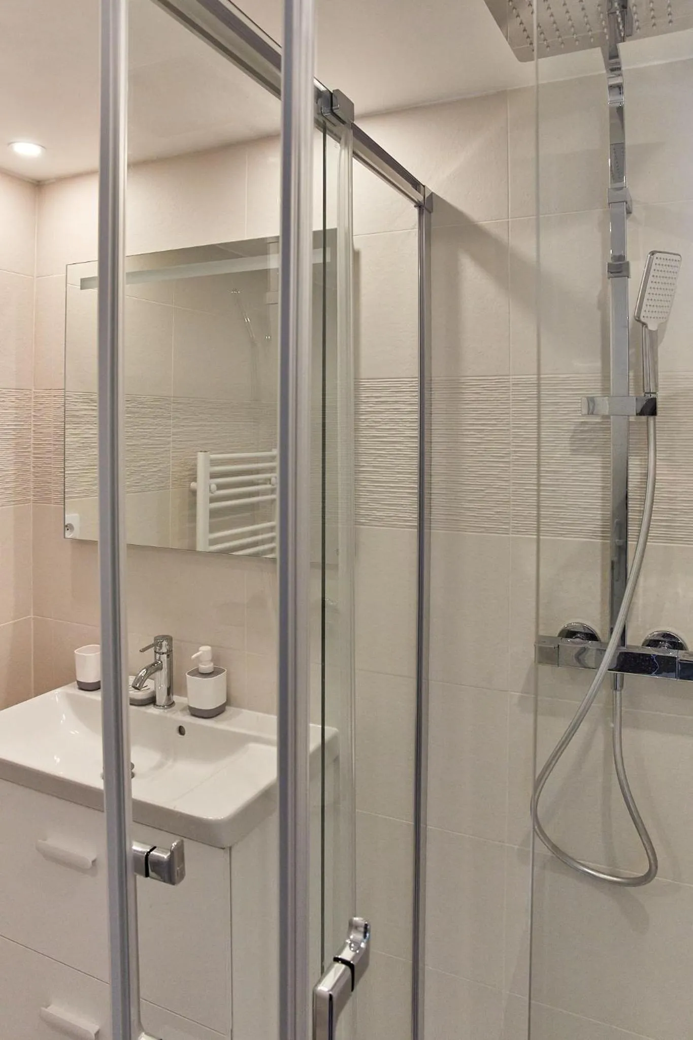 Shower in La Breizhidence