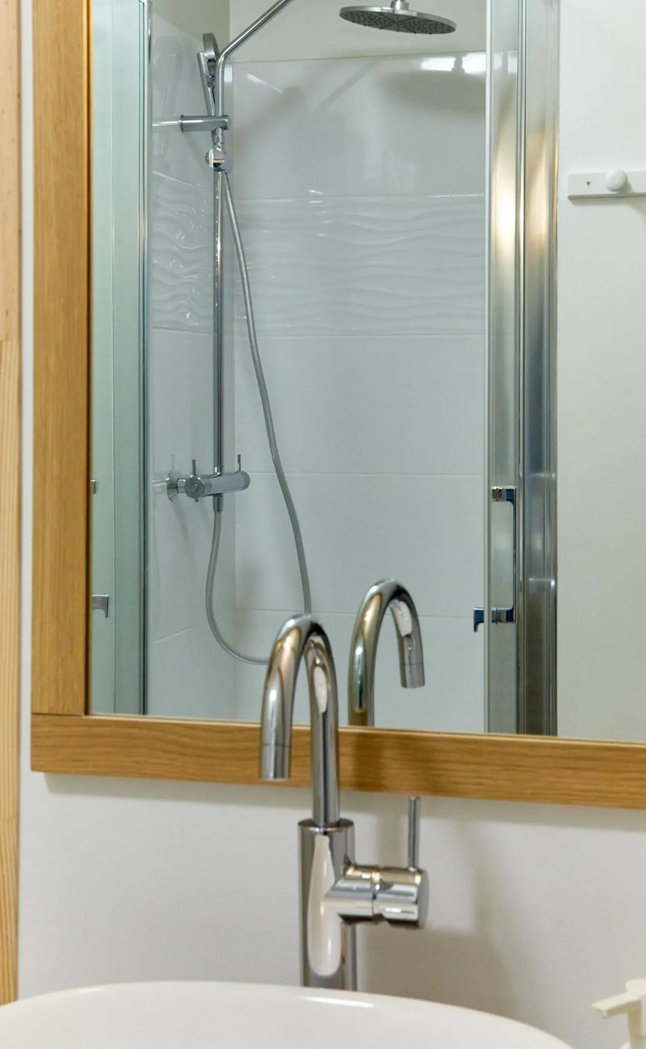 Shower in La Breizhidence