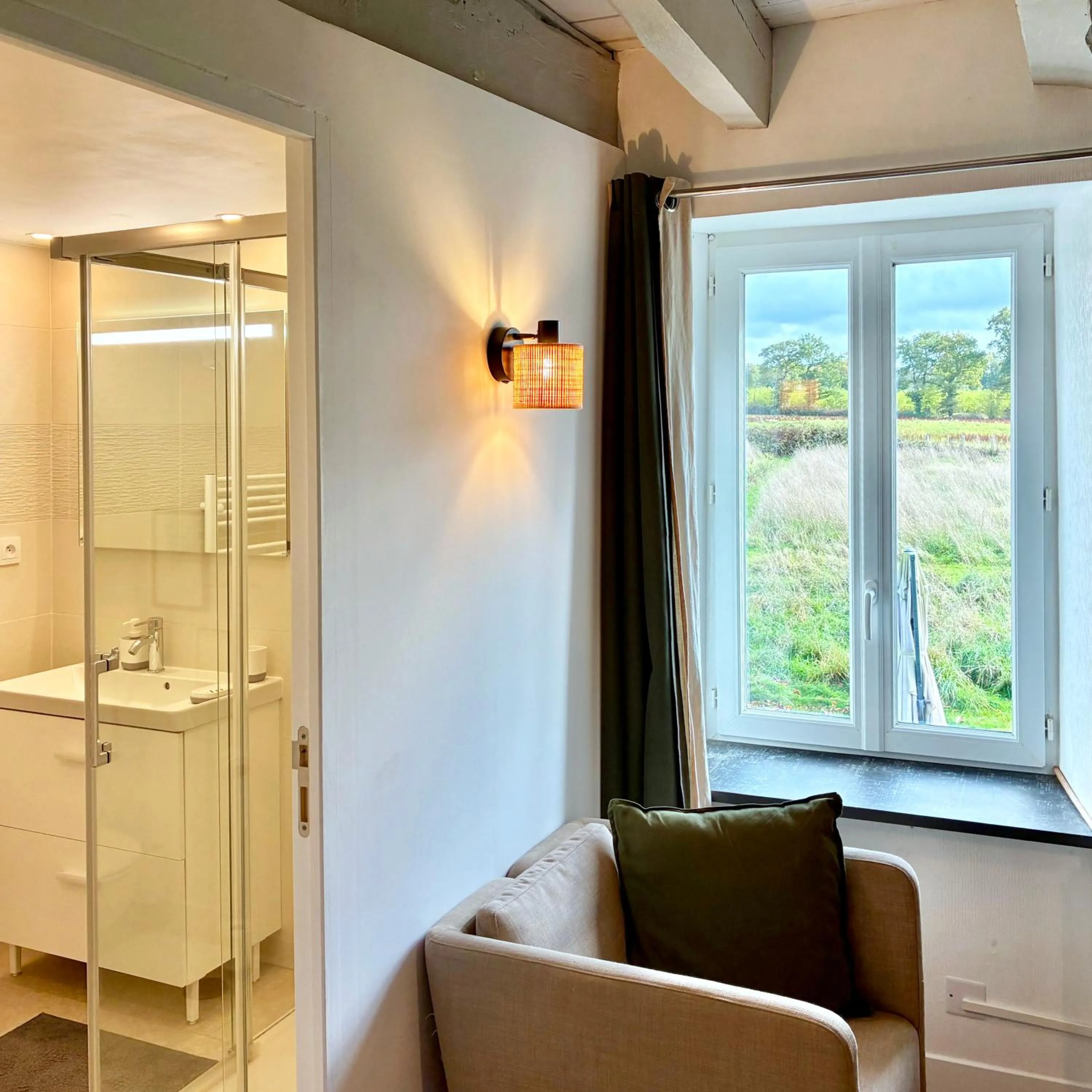 Photo of the whole room in La Breizhidence