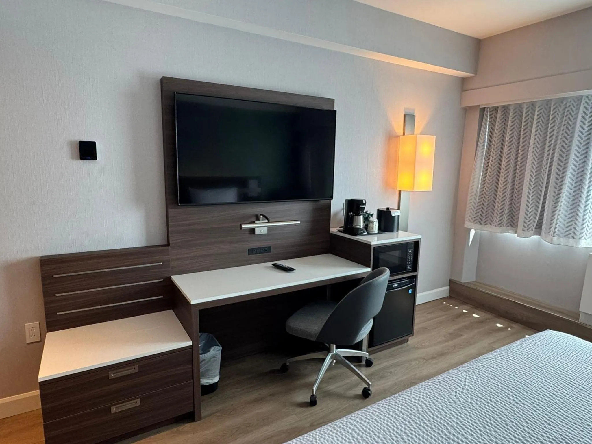 TV and multimedia in Armon Plaza Montreal Airpt, Trademark Collection by Wyndham