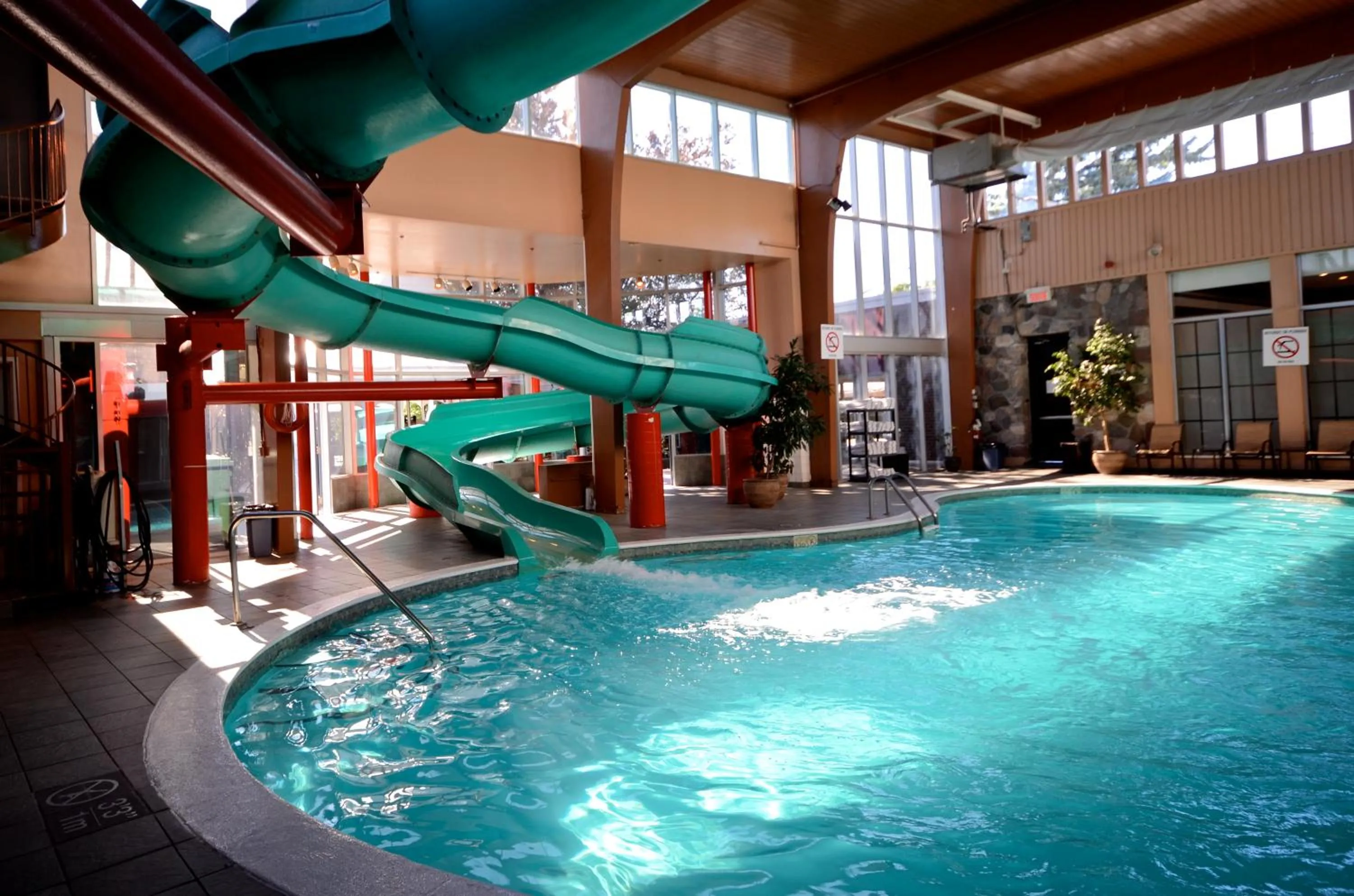 Swimming pool in Armon Plaza Montreal Airpt, Trademark Collection by Wyndham