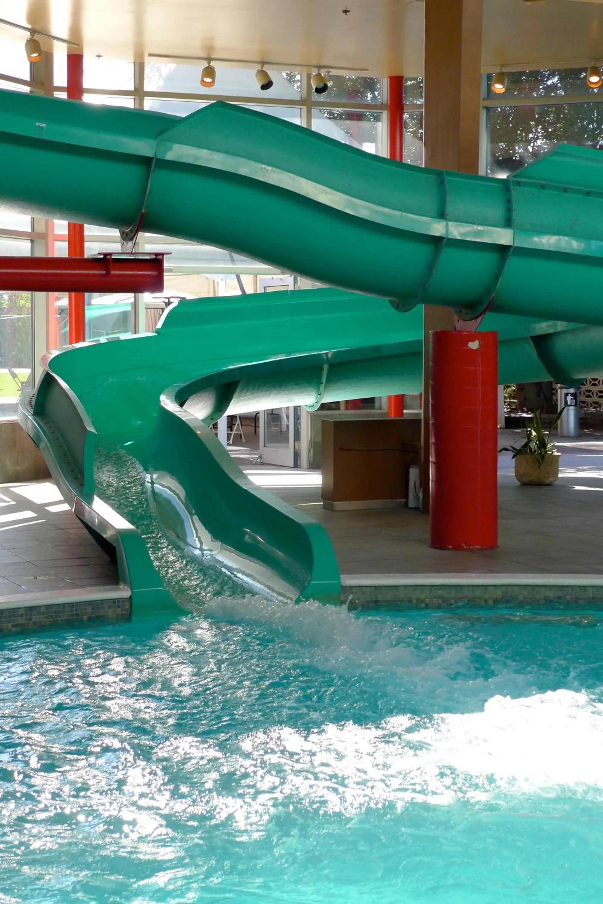 Swimming pool in Armon Plaza Montreal Airpt, Trademark Collection by Wyndham