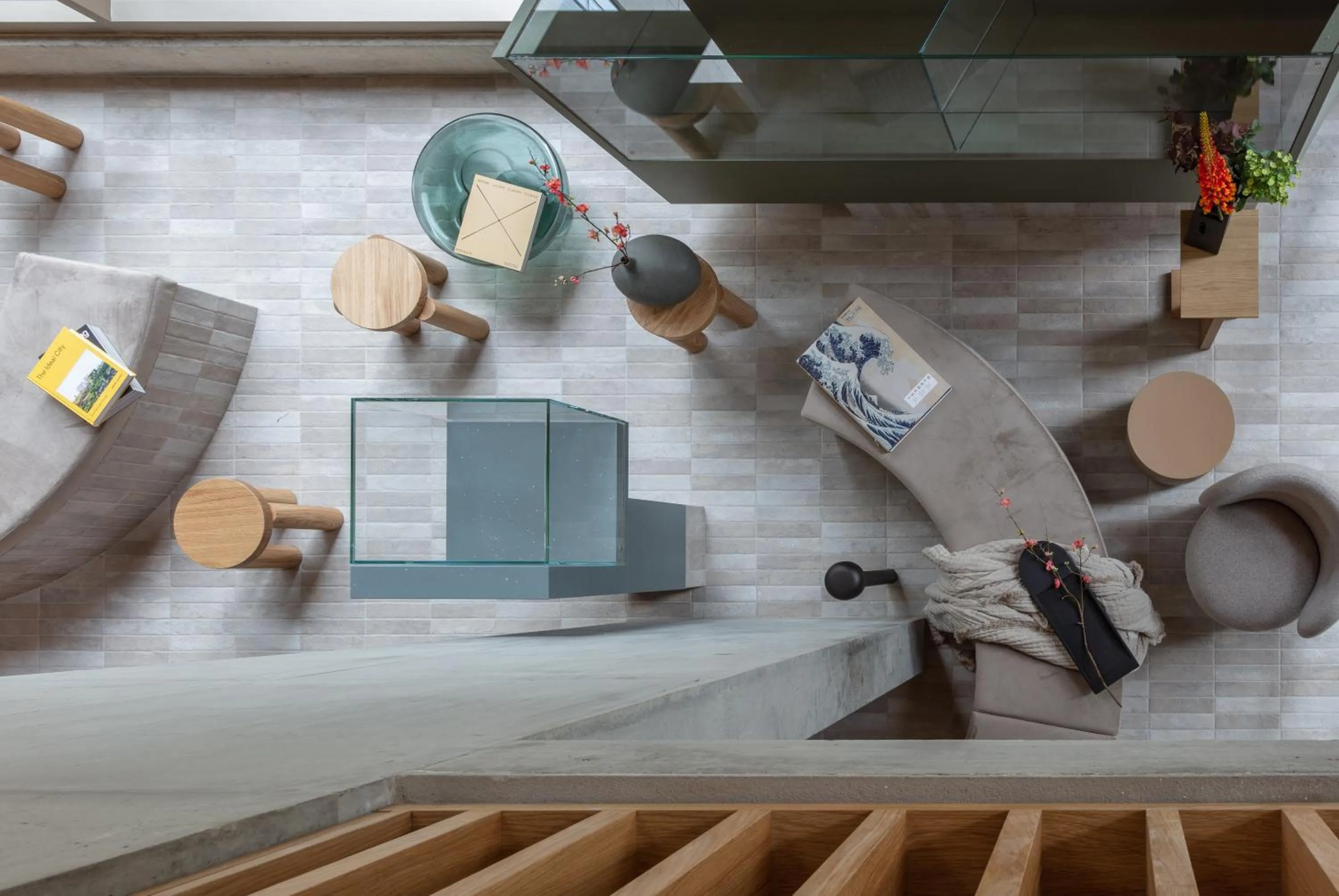 Lounge or bar in Buckle Street Studios by Locke, Aldgate