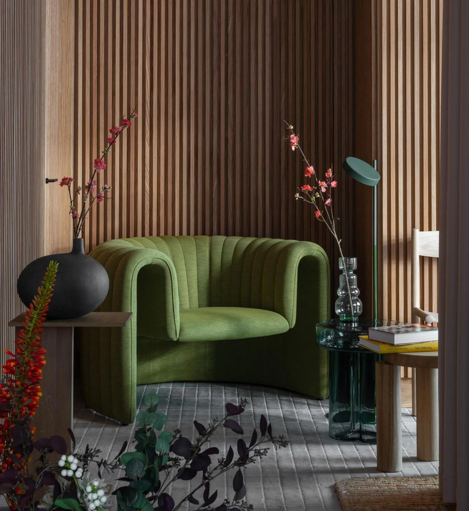 Lounge or bar in Buckle Street Studios by Locke, Aldgate