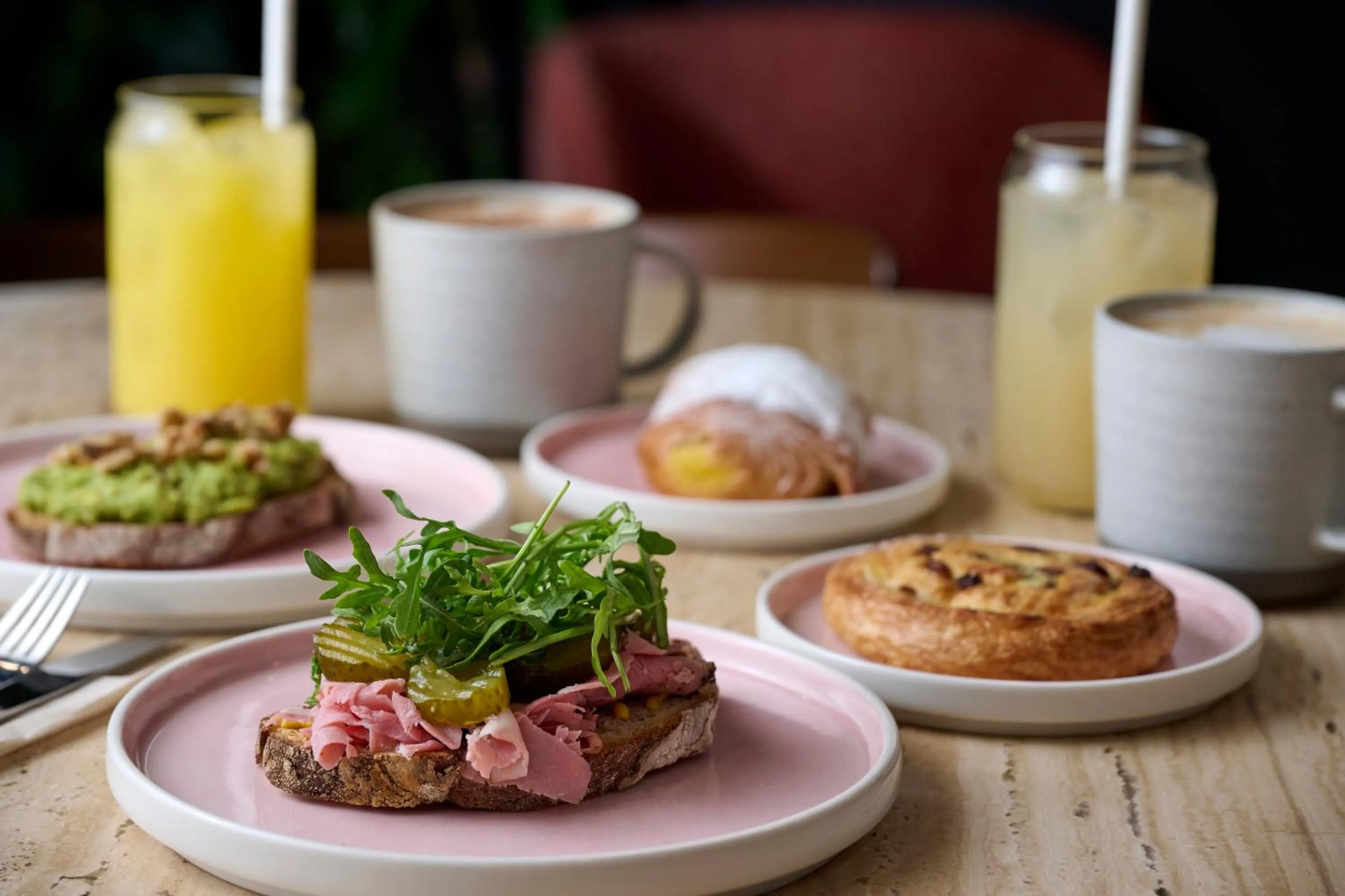 Breakfast in Cove Landmark Pinnacle