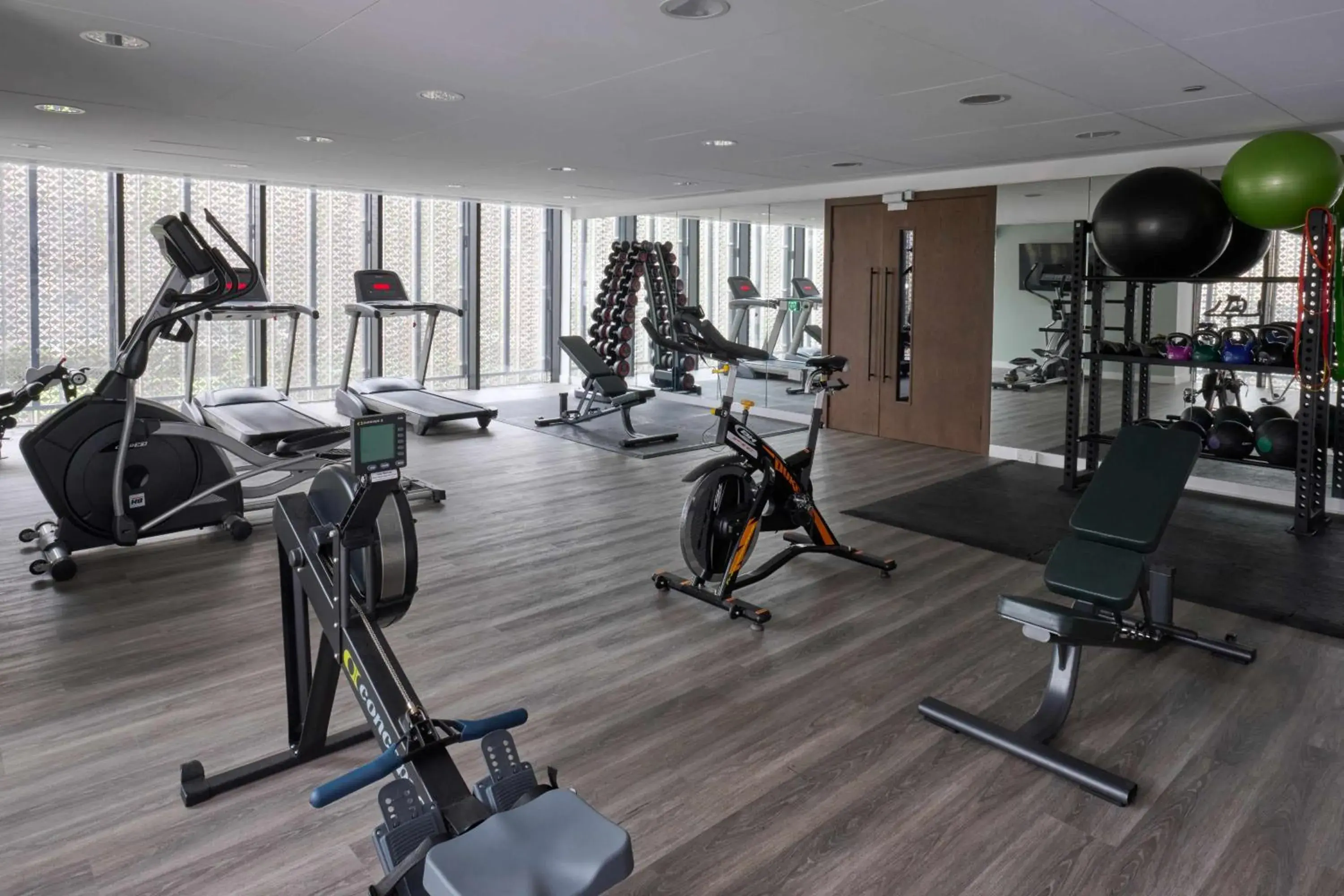 Fitness centre/facilities in Cove Landmark Pinnacle Fitness centre/facilities in Cove Landmark Pinnacle