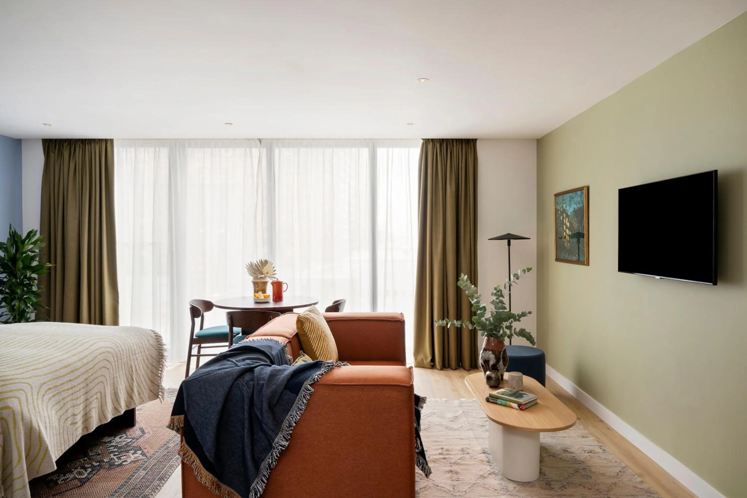 TV and multimedia, Bed in Cove Landmark Pinnacle