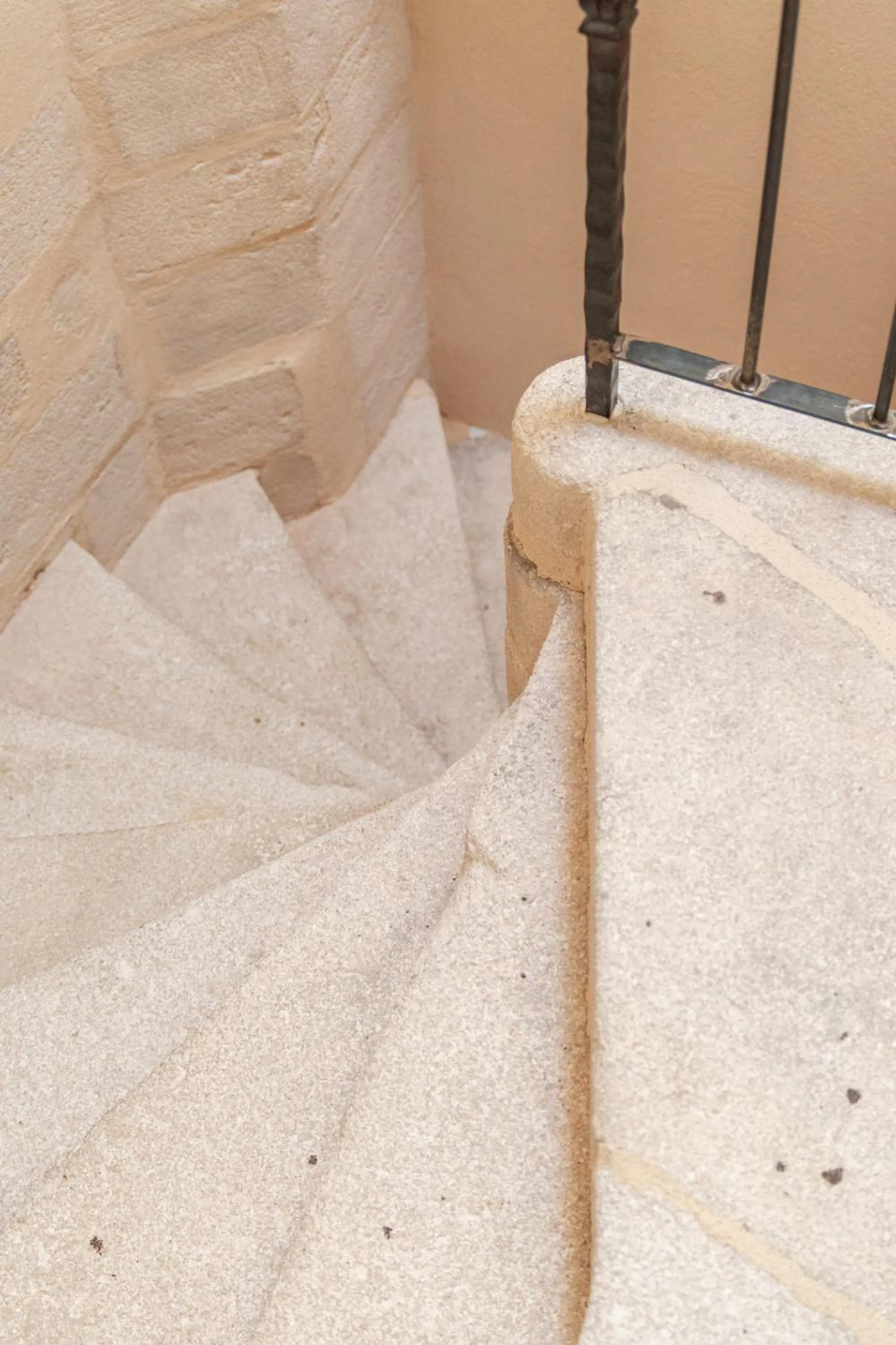 Les Greniers Du Château