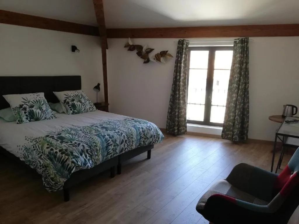 Les Greniers Du Château