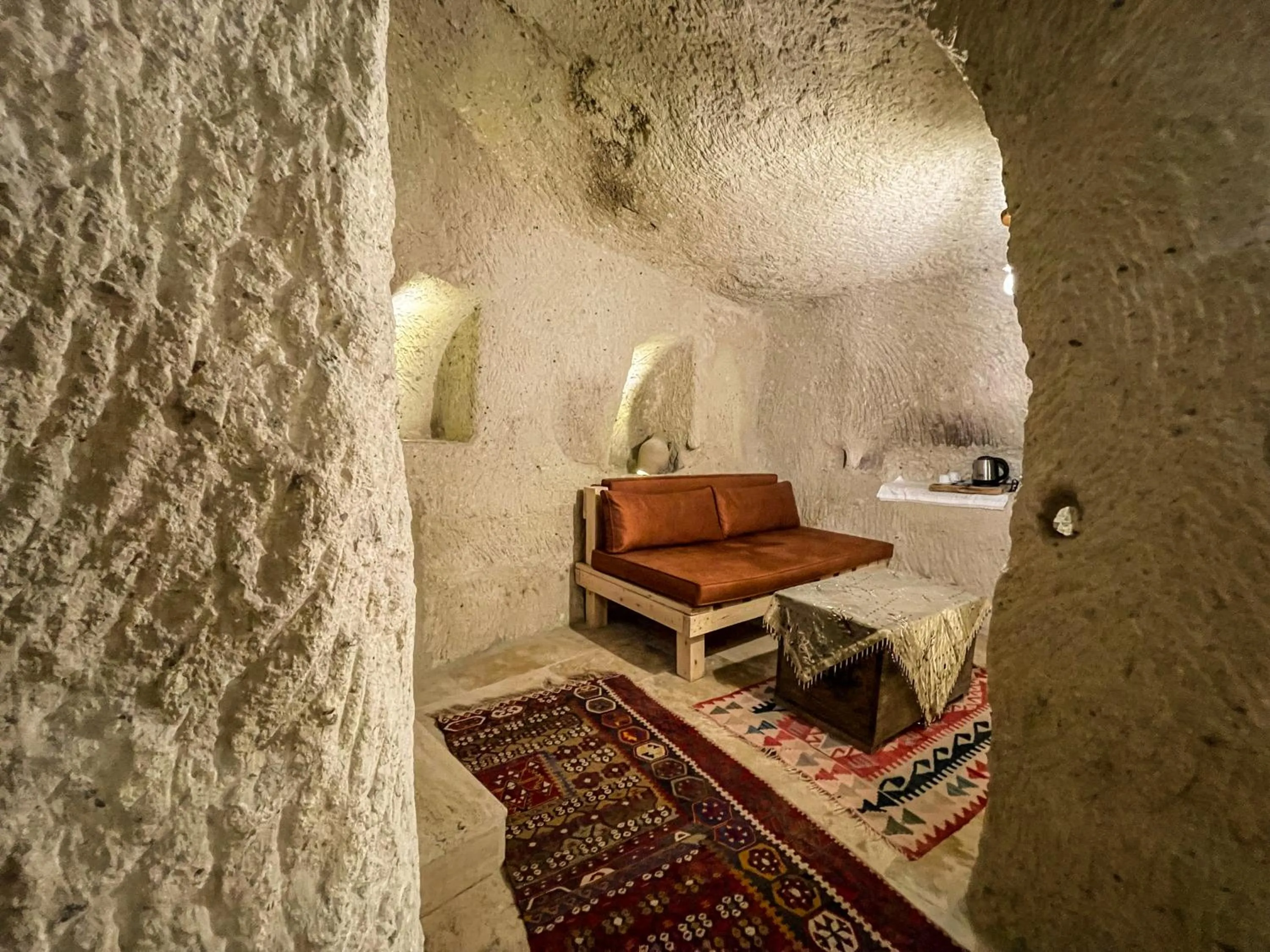 Living room in Takunya Cave Hotel