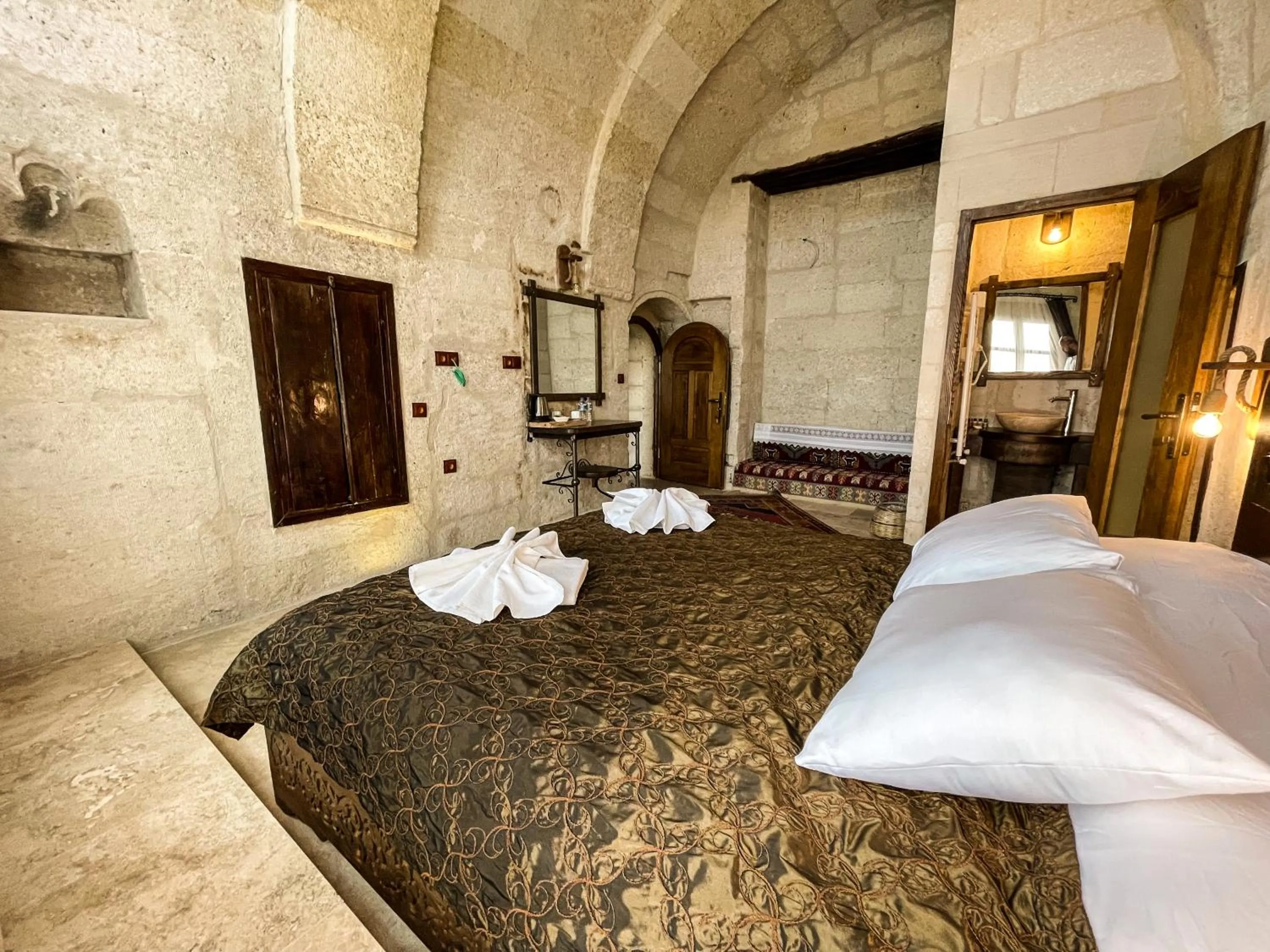 Photo of the whole room in Takunya Cave Hotel