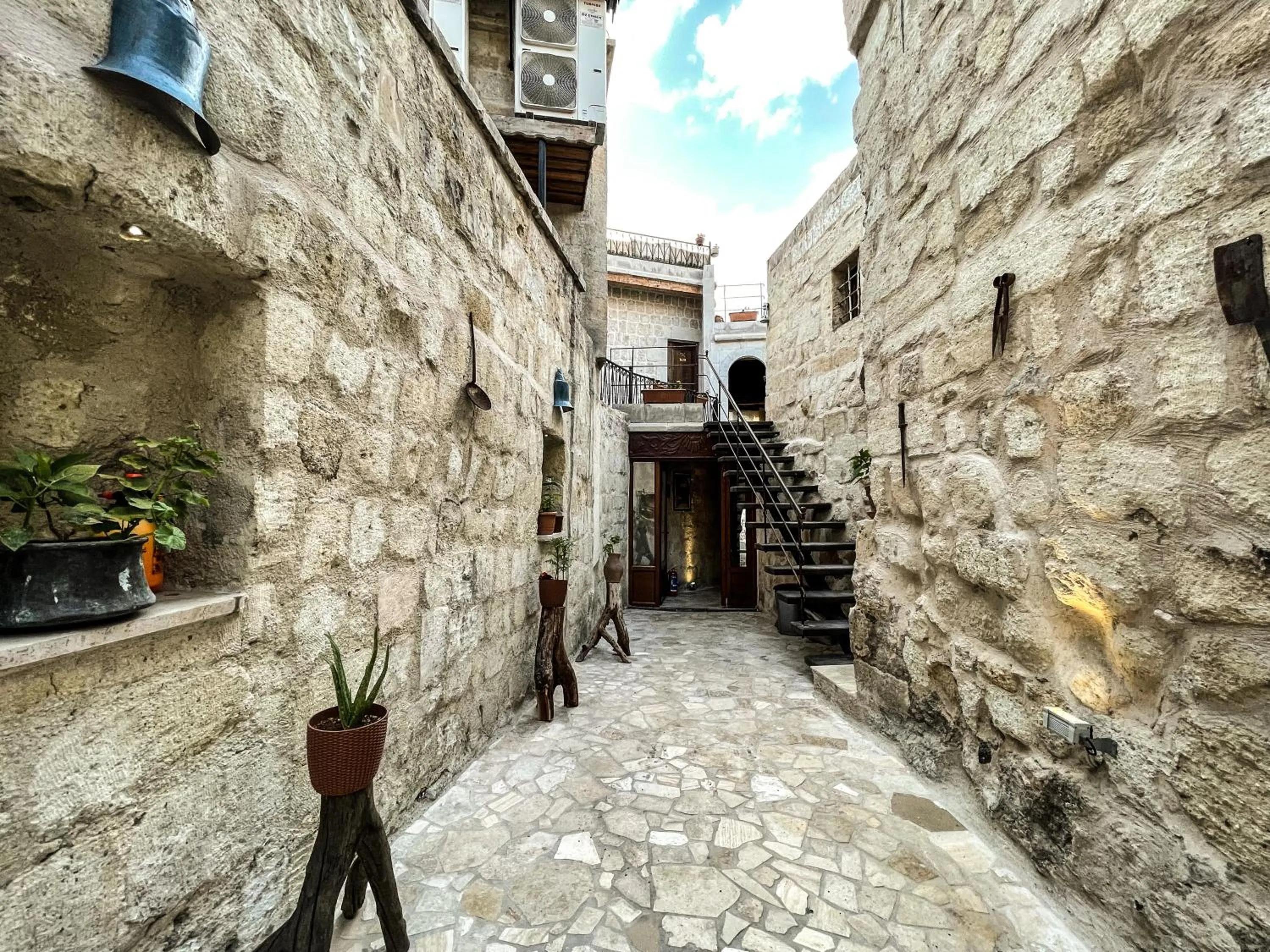 Inner courtyard view in Takunya Cave Hotel