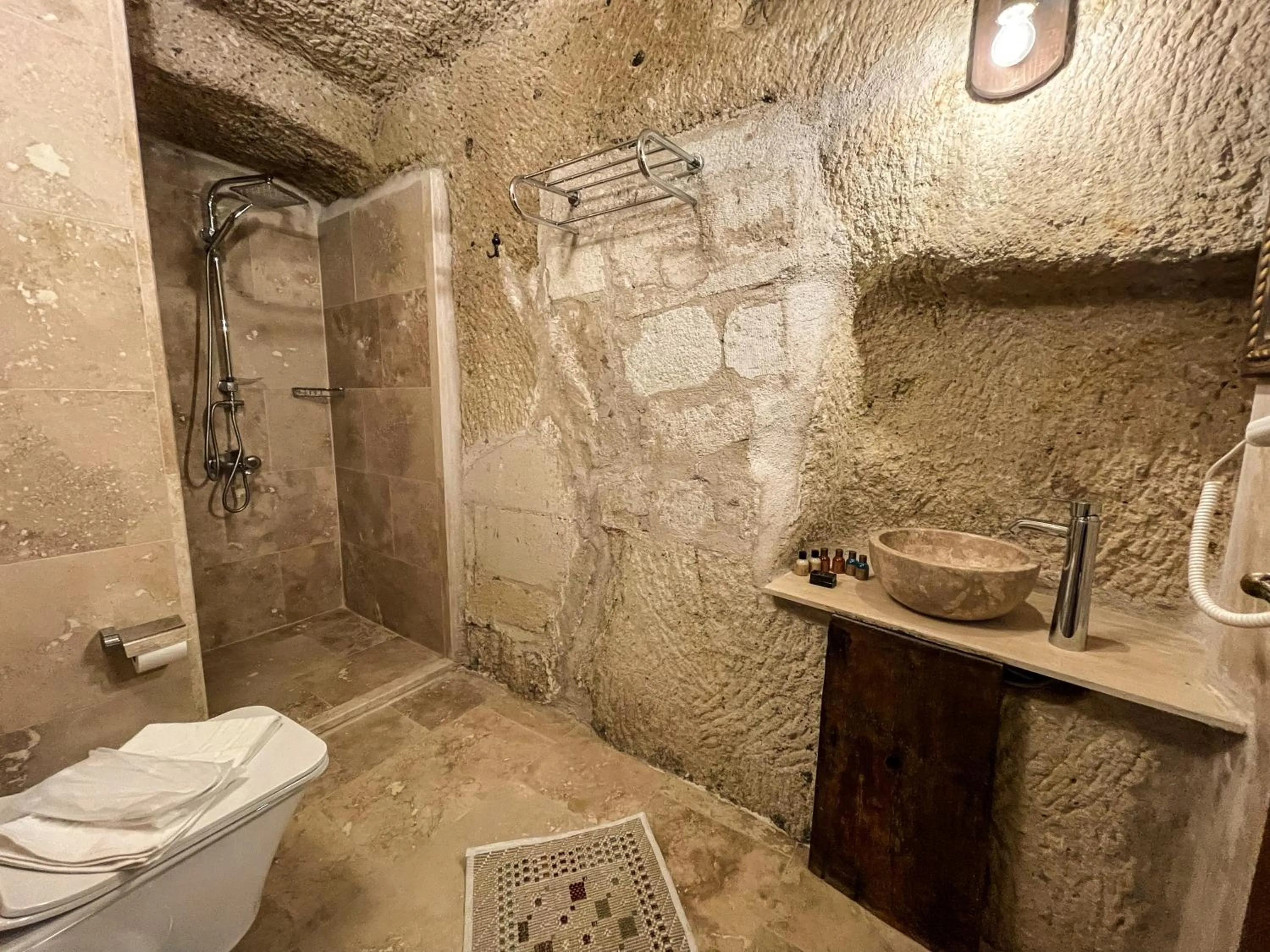 Bathroom in Takunya Cave Hotel