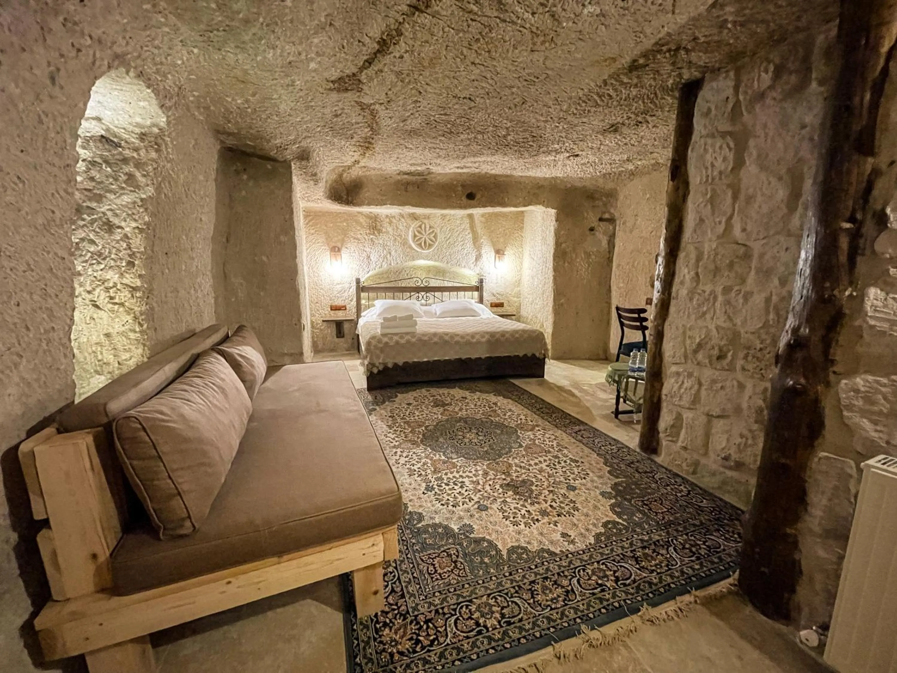 Photo of the whole room in Takunya Cave Hotel