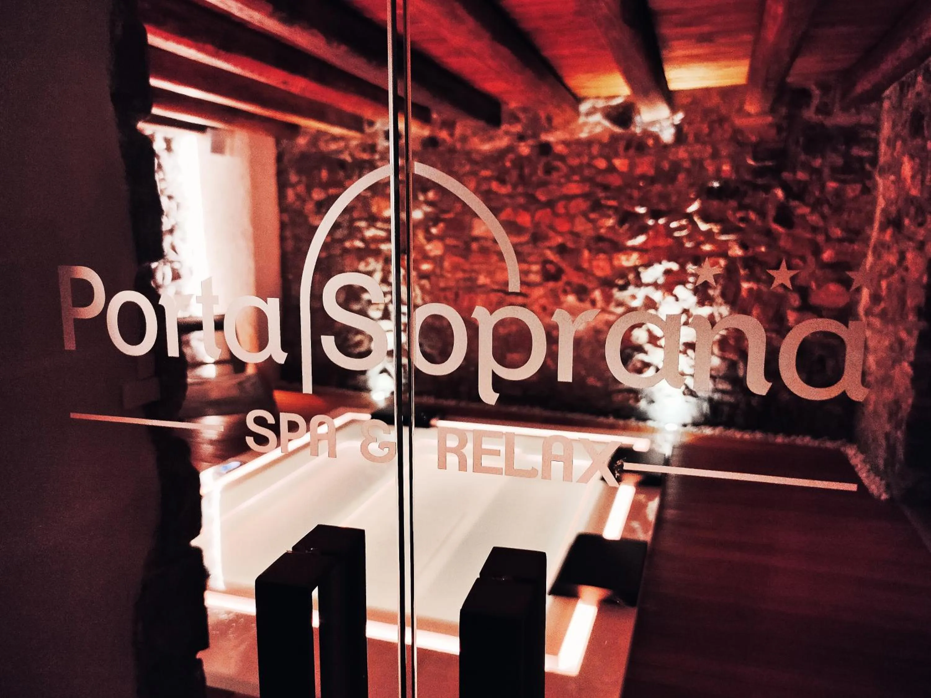 Spa and wellness centre/facilities in PORTA SOPRANA luxury guest House & spa