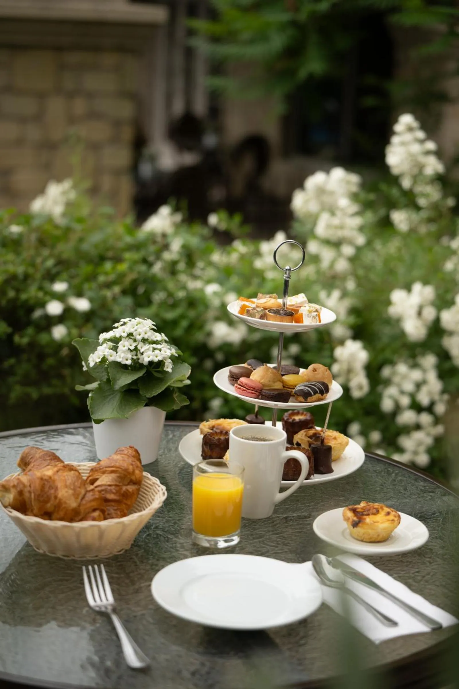 Breakfast in Le St-Martin Hotel & Suites