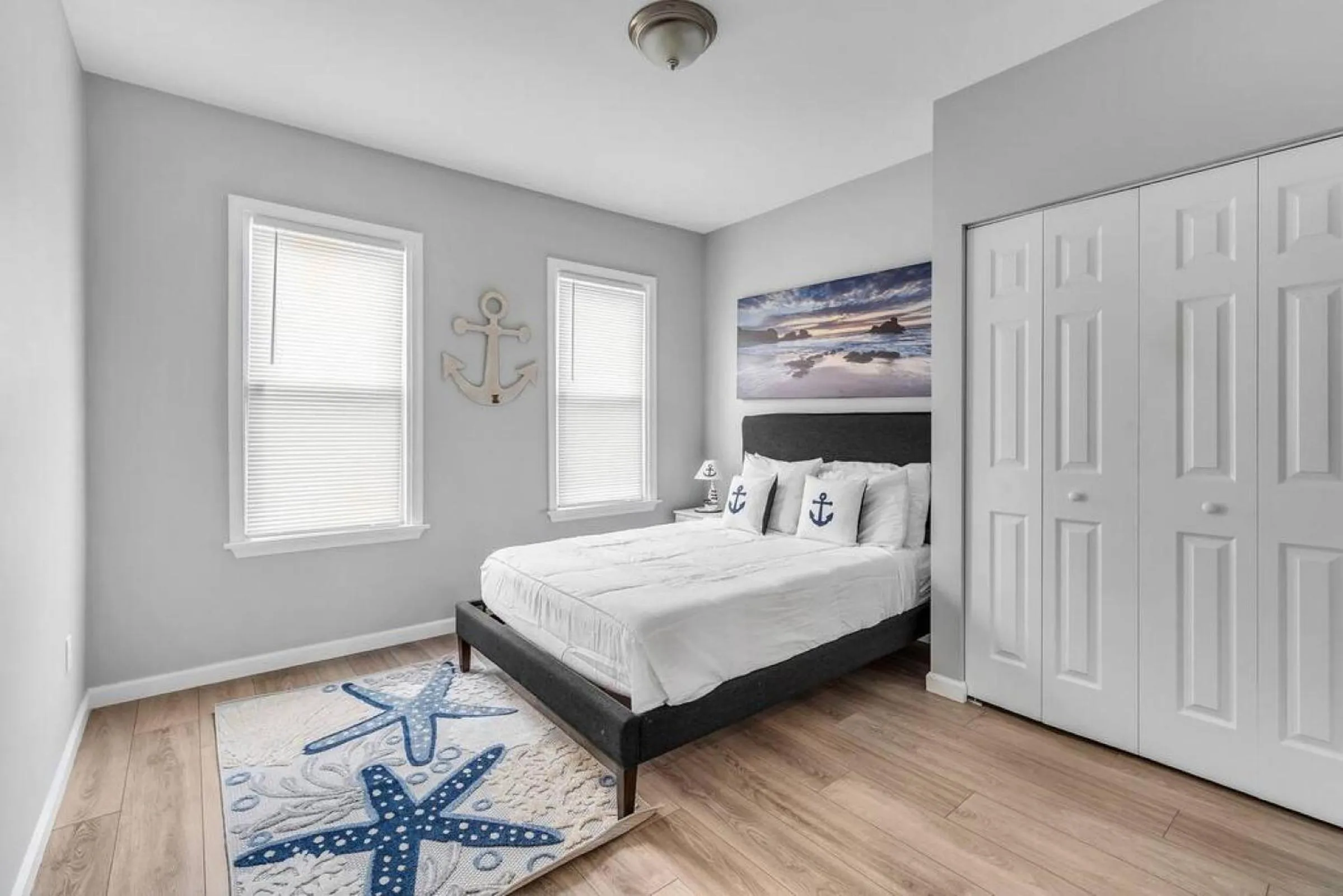 Bedroom, Bed in Dave and Busters, Outlets, Convention Center across street w Parking - Sleeps 15