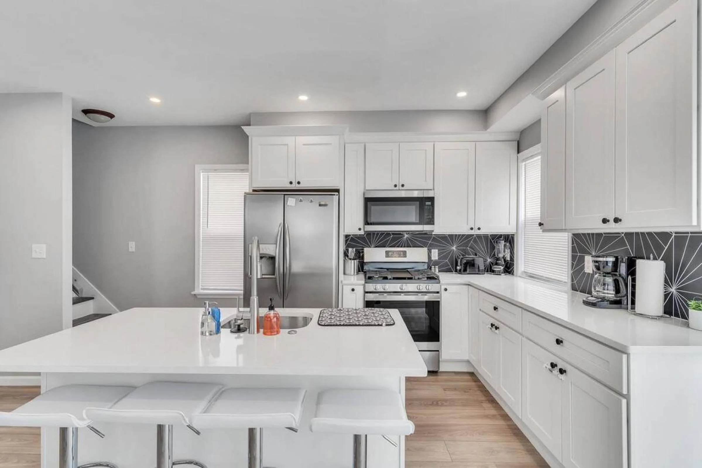 Kitchen or kitchenette in Dave and Busters, Outlets, Convention Center across street w Parking - Sleeps 15