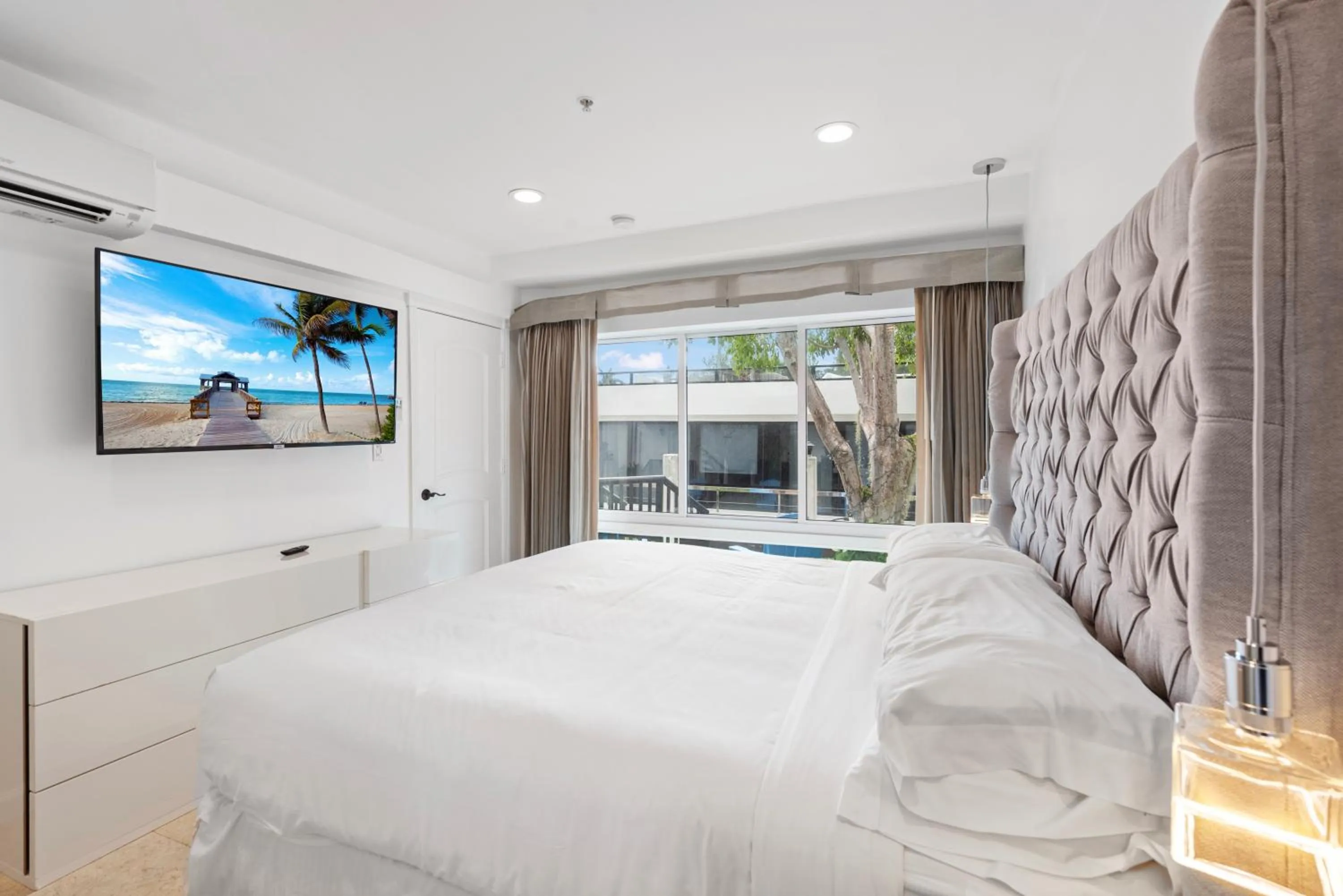 Bedroom, Bed in Isle of Venice Residence and Marina