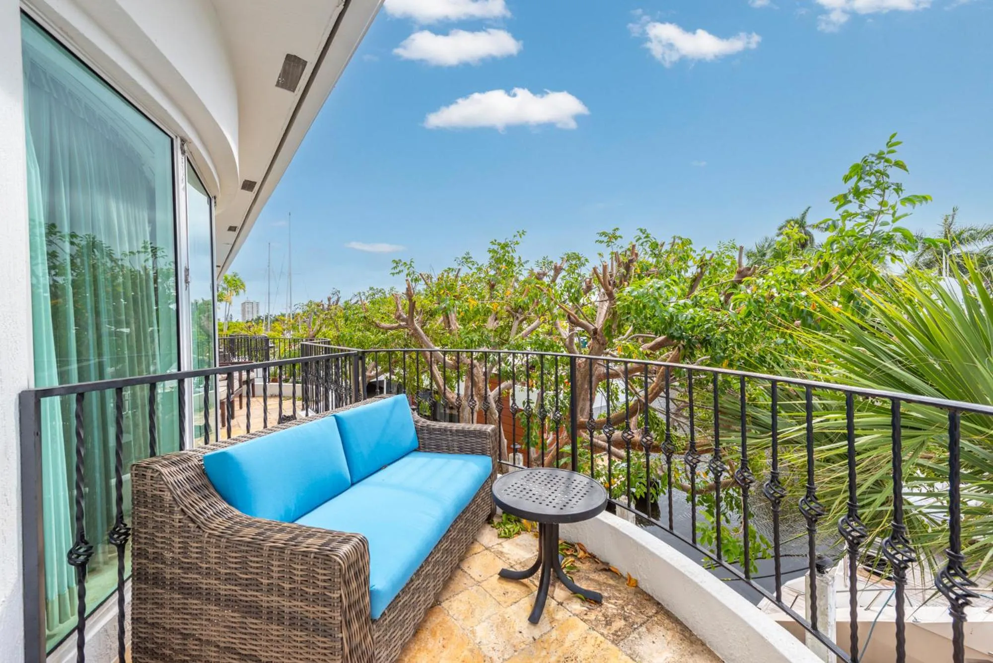 Balcony/Terrace in Isle of Venice Residence and Marina