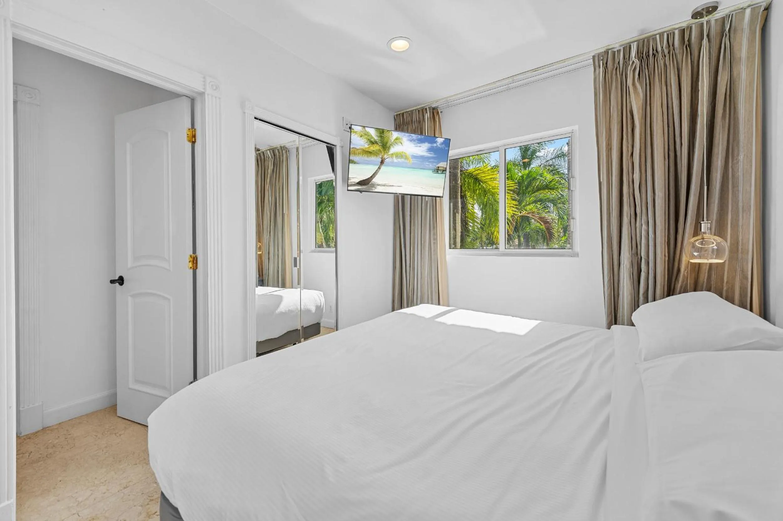 Bedroom, Bed in Isle of Venice Residence and Marina