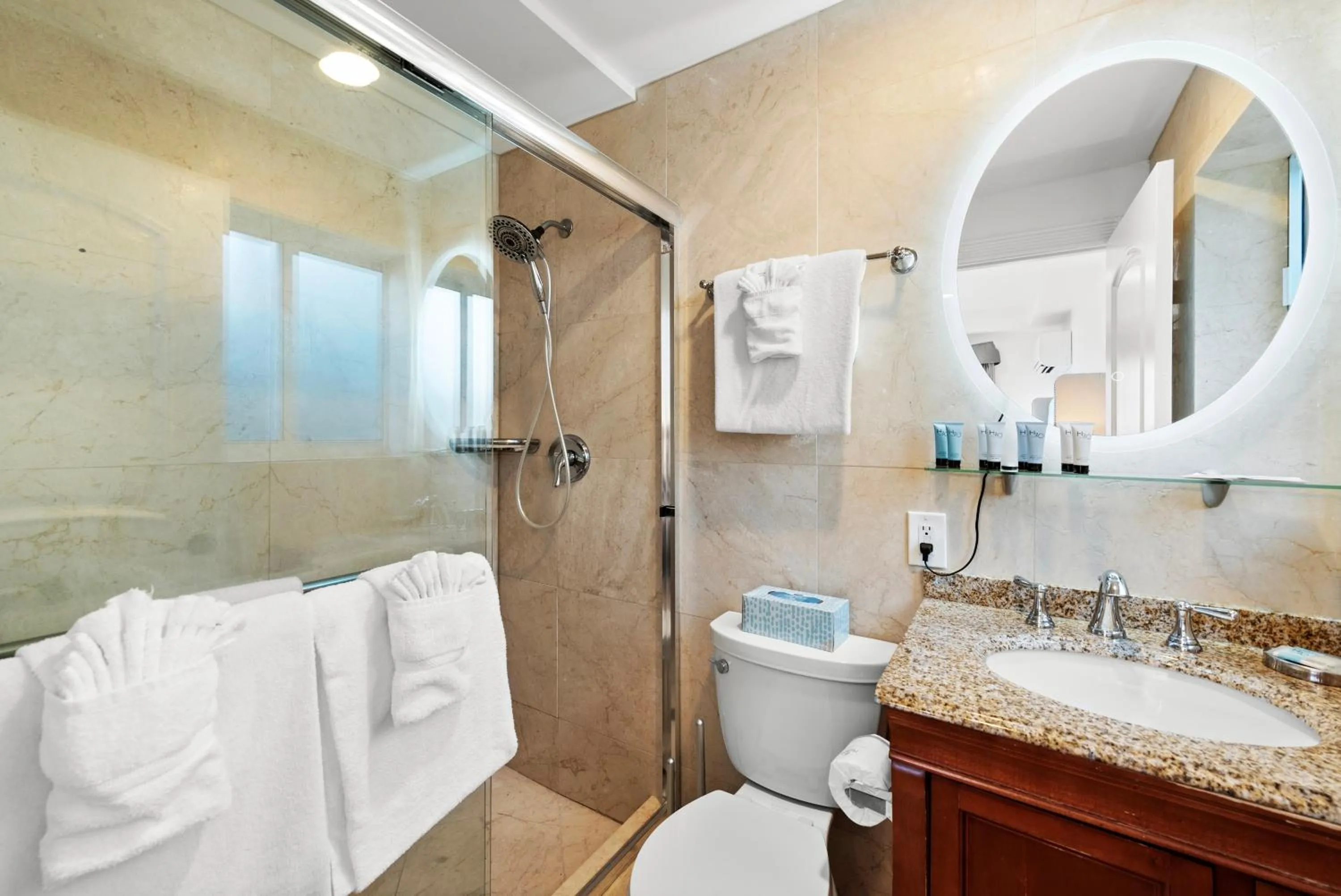 Bathroom in Isle of Venice Residence and Marina