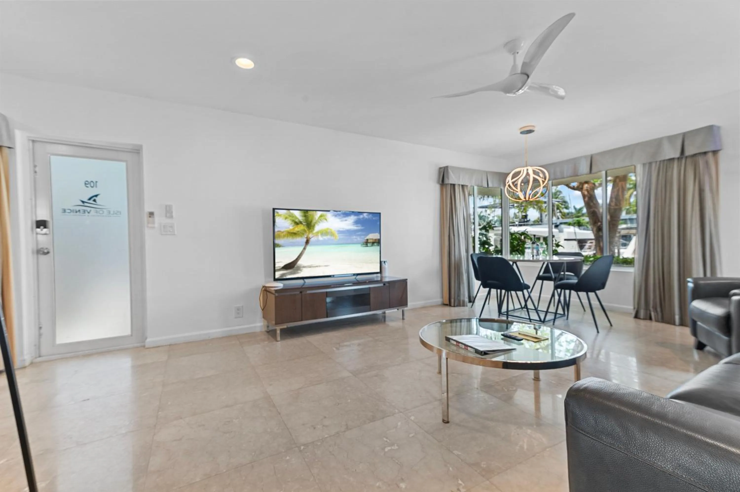 TV and multimedia in Isle of Venice Residence and Marina