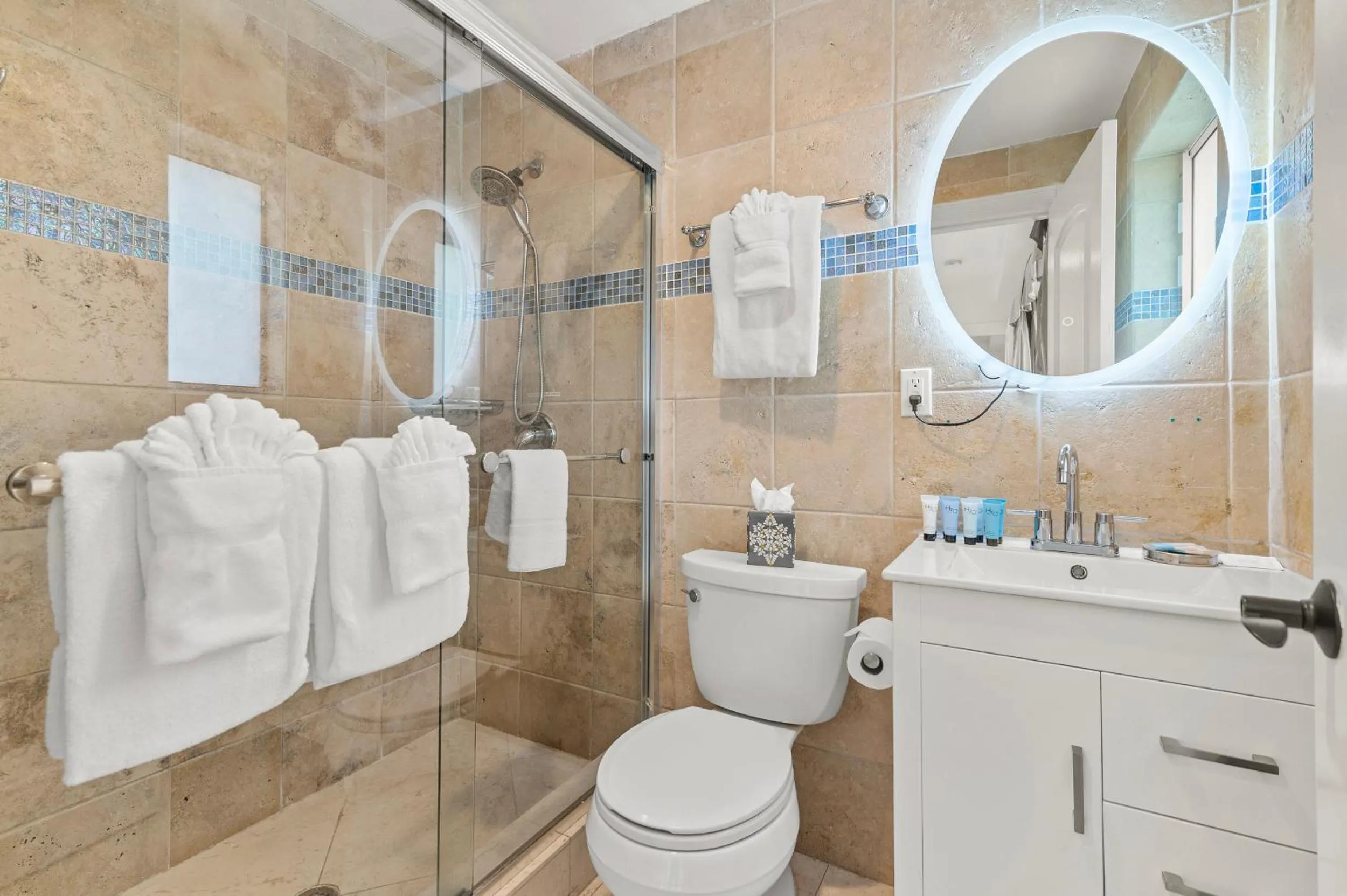 Bathroom in Isle of Venice Residence and Marina