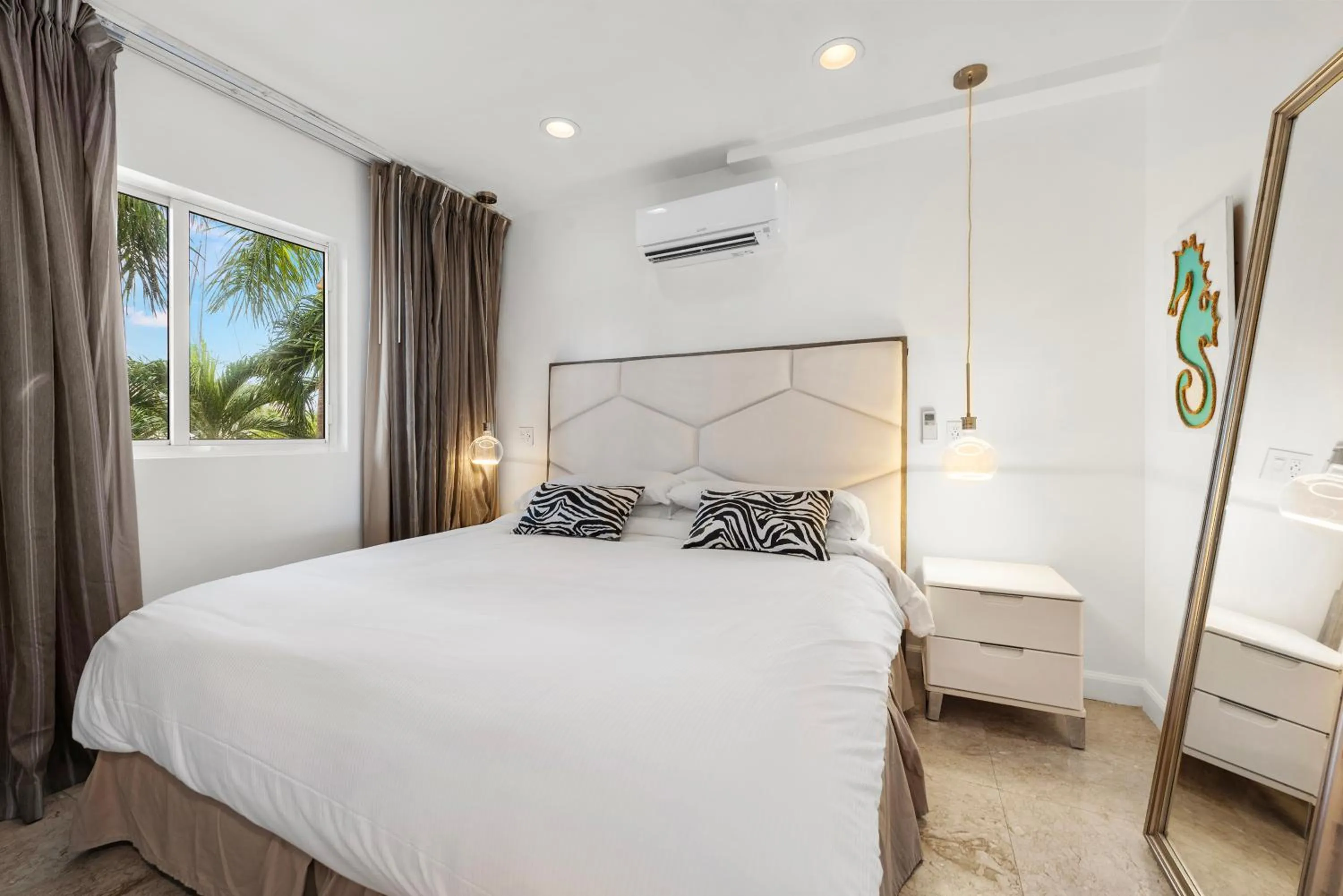 Bedroom, Bed in Isle of Venice Residence and Marina