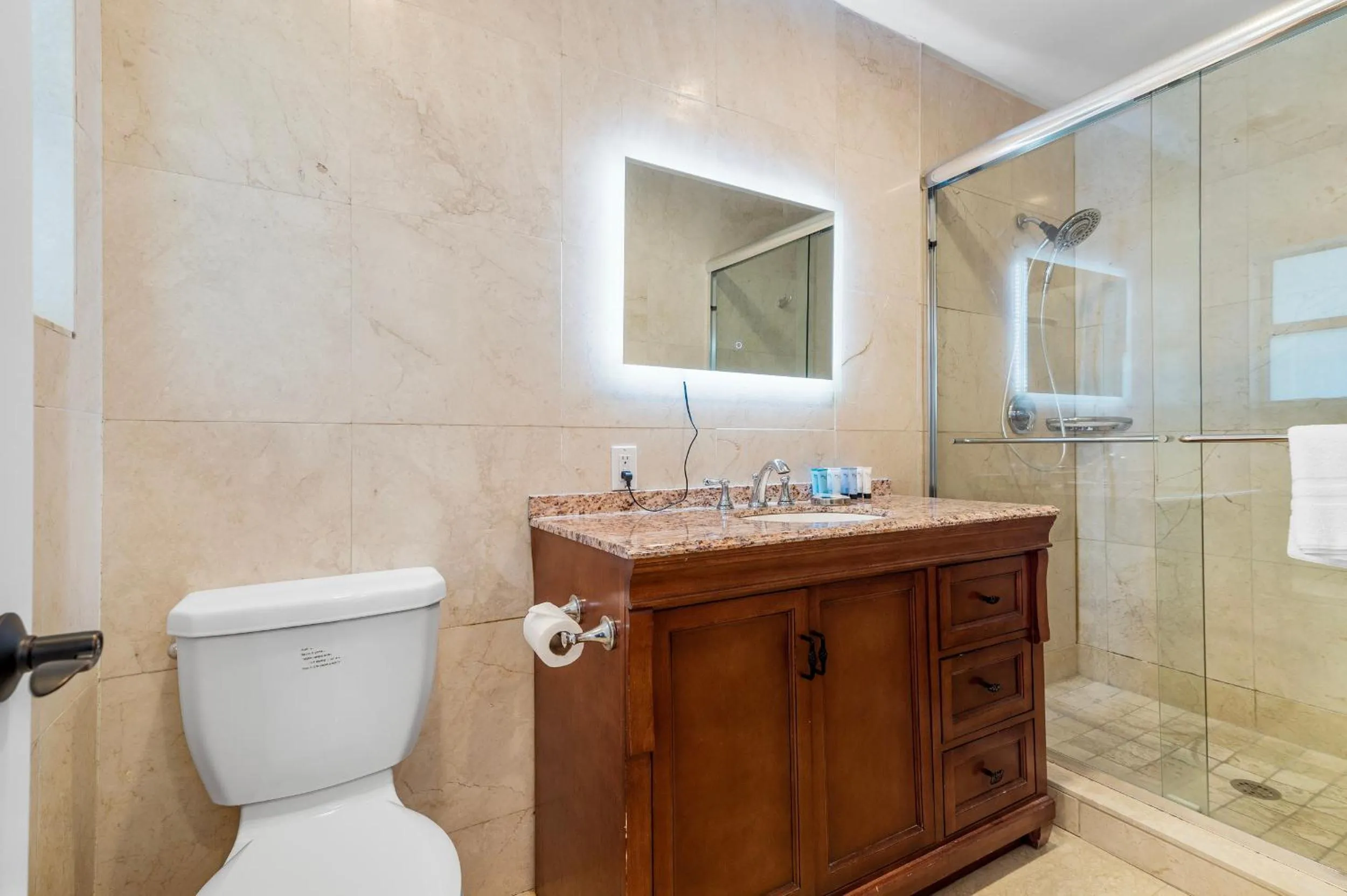 Bathroom in Isle of Venice Residence and Marina