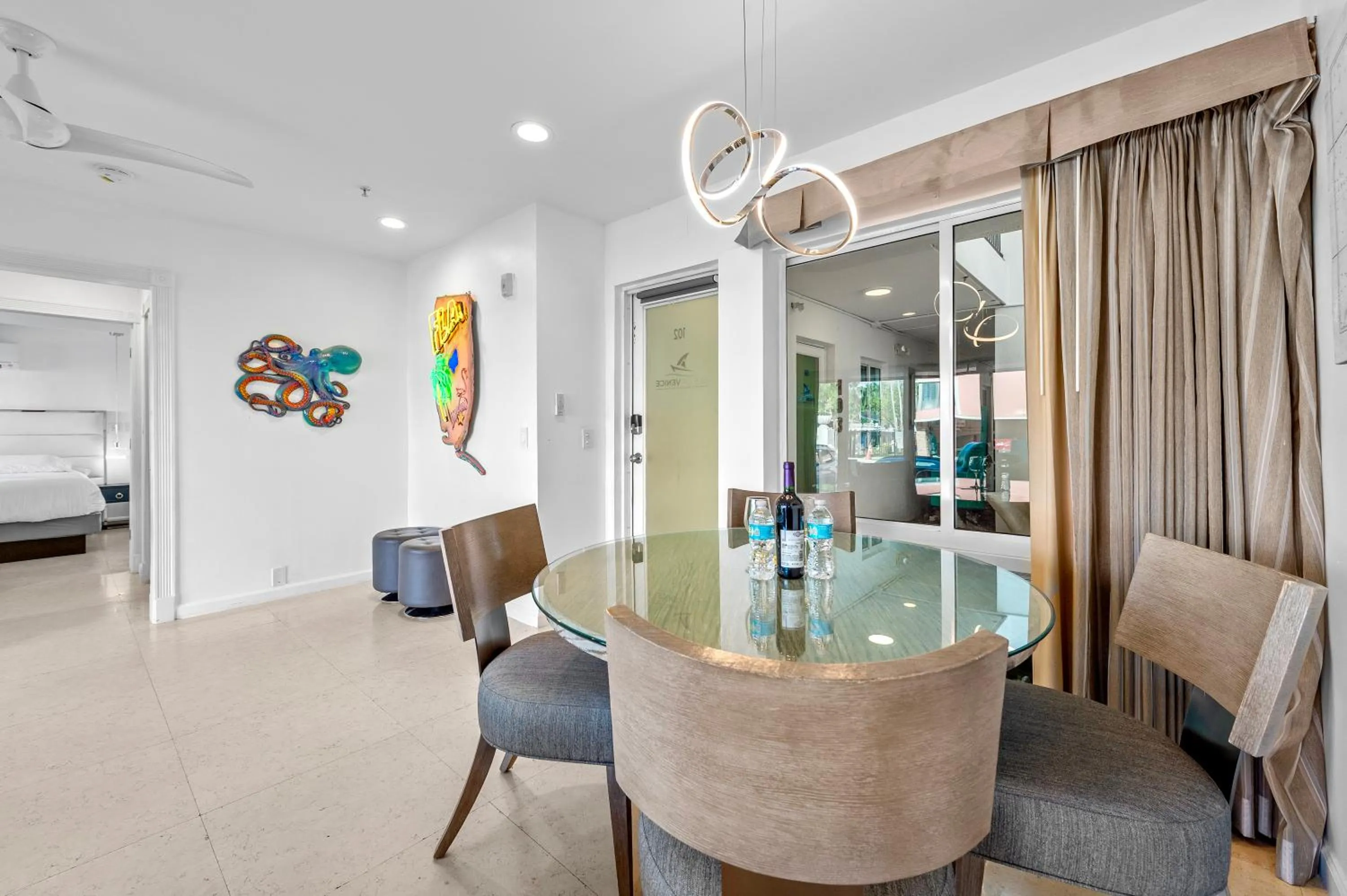 Dining area, Bed in Isle of Venice Residence and Marina