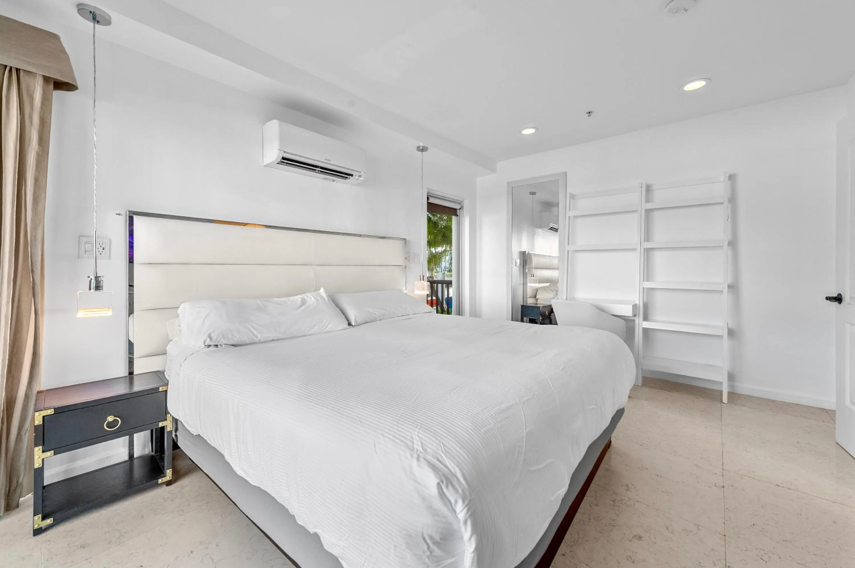 Bedroom, Bed in Isle of Venice Residence and Marina