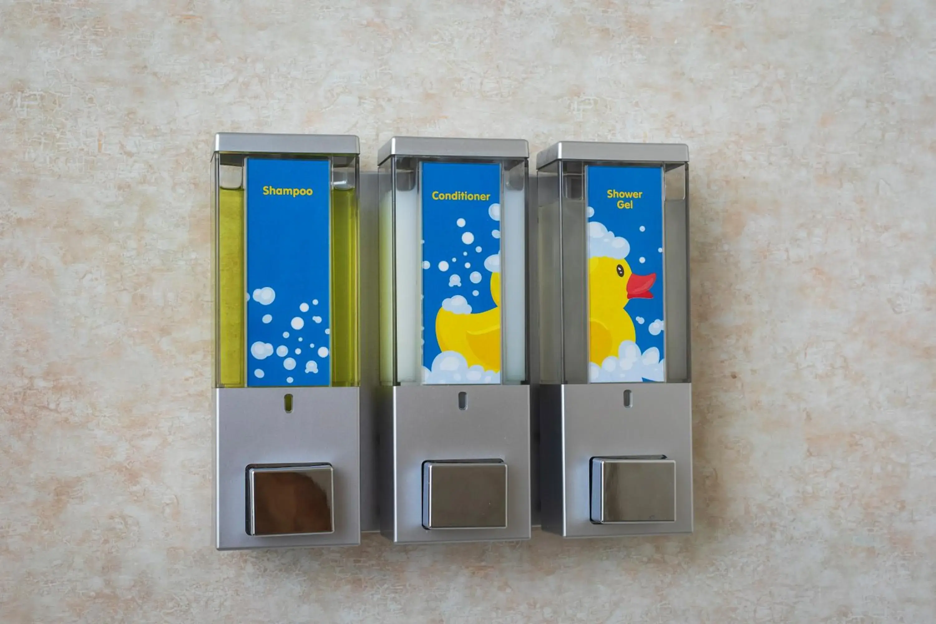 Bathroom in Accent Inns Vancouver Airport Bathroom in Accent Inns Vancouver Airport