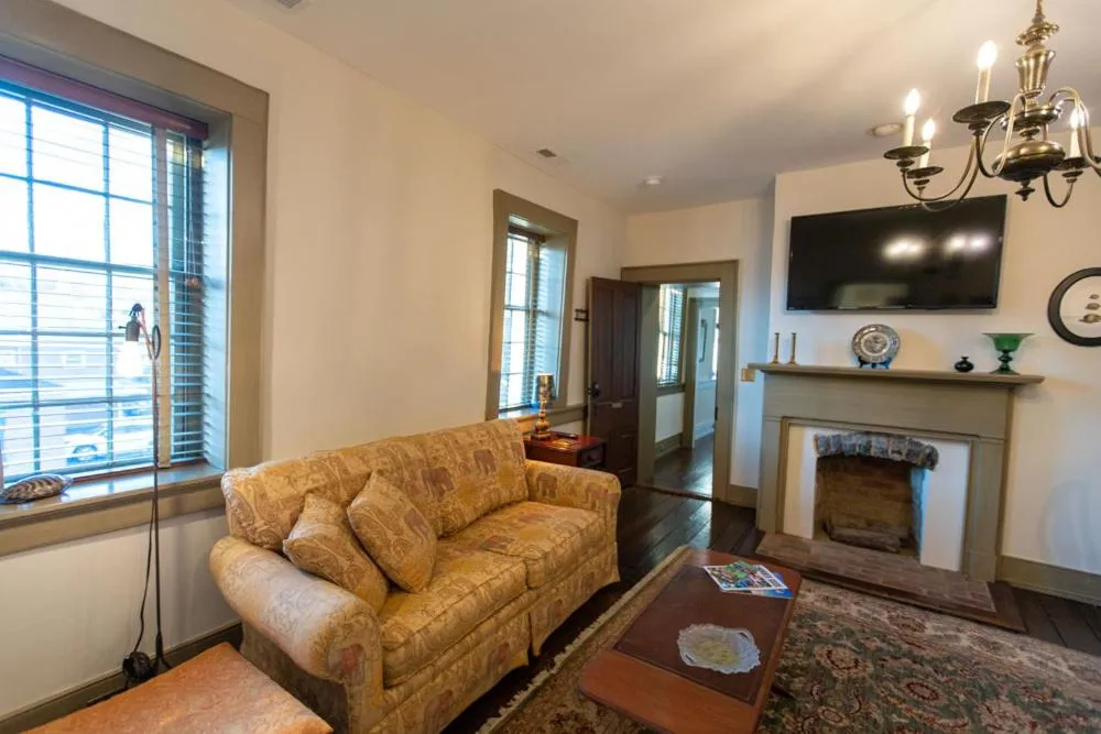 Living room in Thomas Rose Inn
