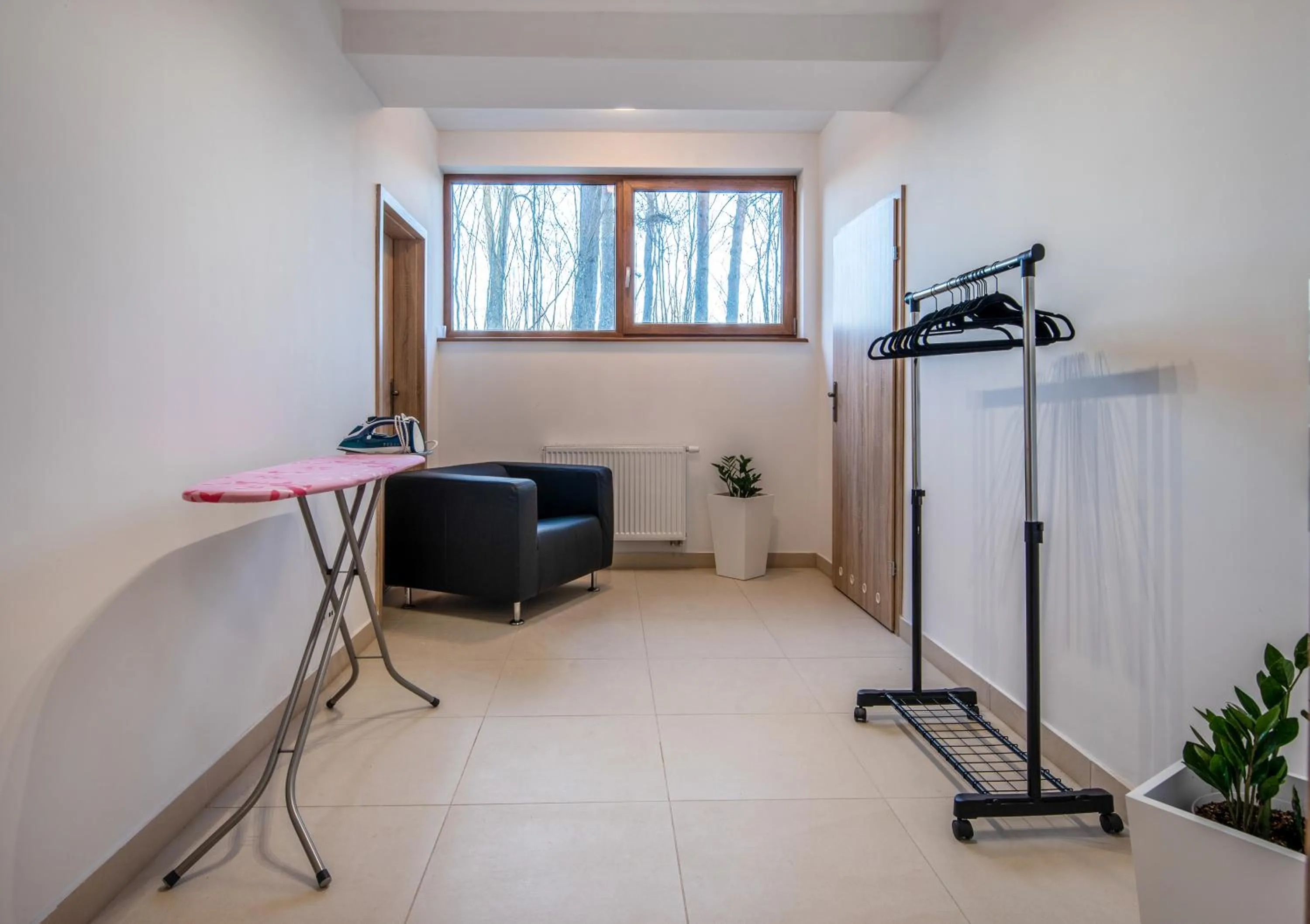 trouser press in Rezydencja Margonin