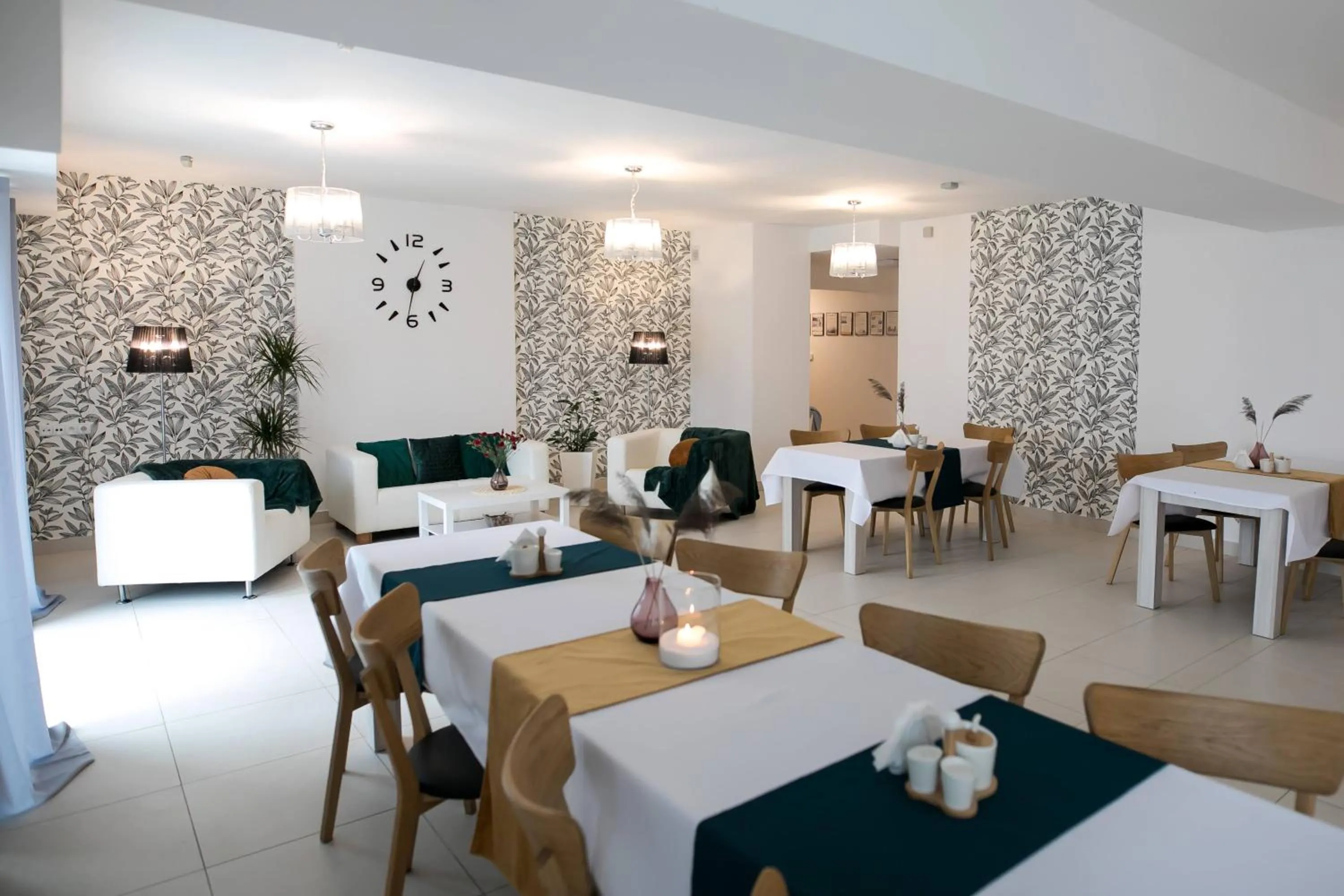 Restaurant/places to eat in Rezydencja Margonin