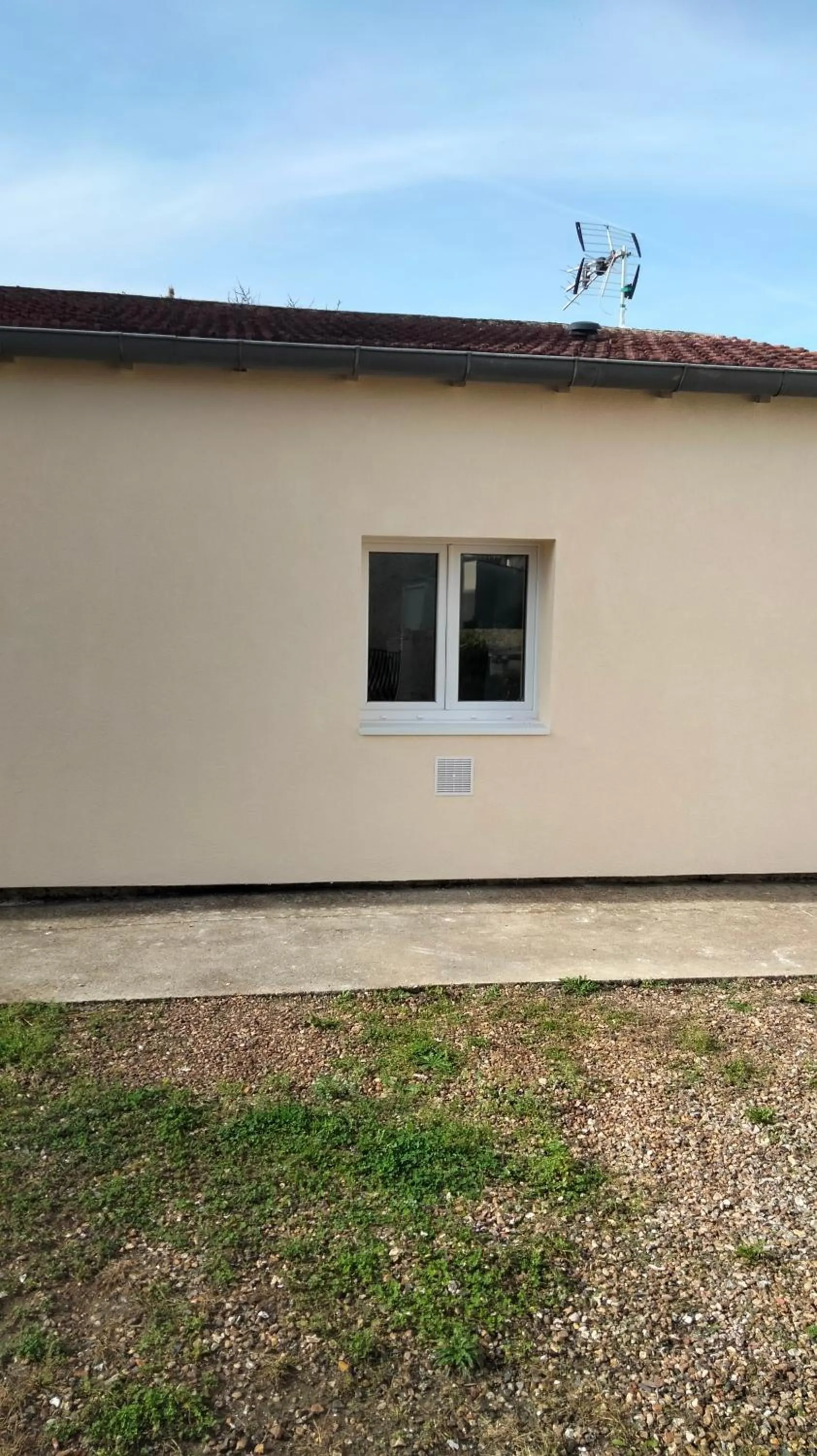 Chambre meublée indépendante, jacuzzi dans la chambre située à Amblainville à 35 minutes de Paris