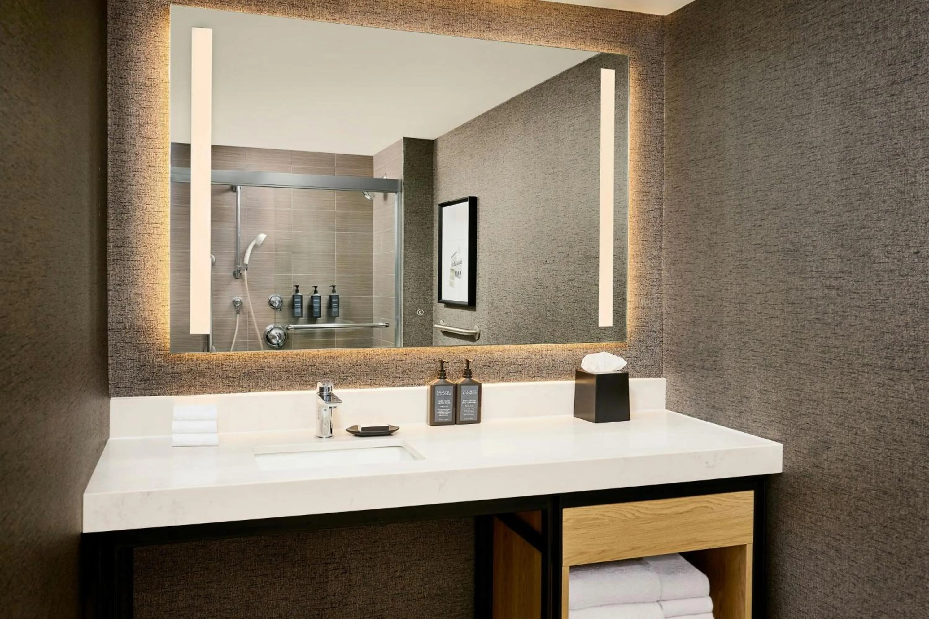 Bathroom in Sheraton Hamilton Hotel