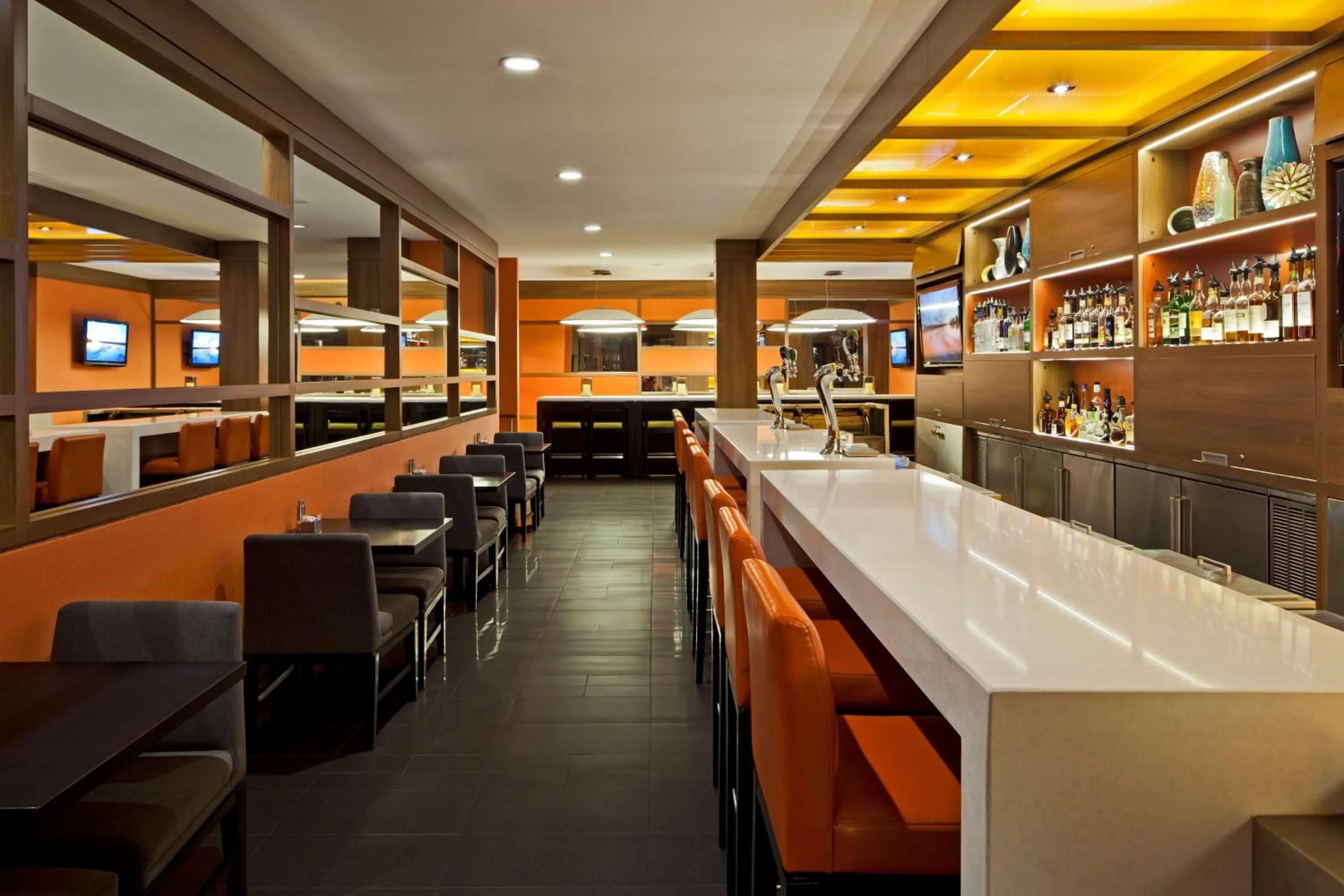 Restaurant/places to eat in Hilton Mississauga/Meadowvale