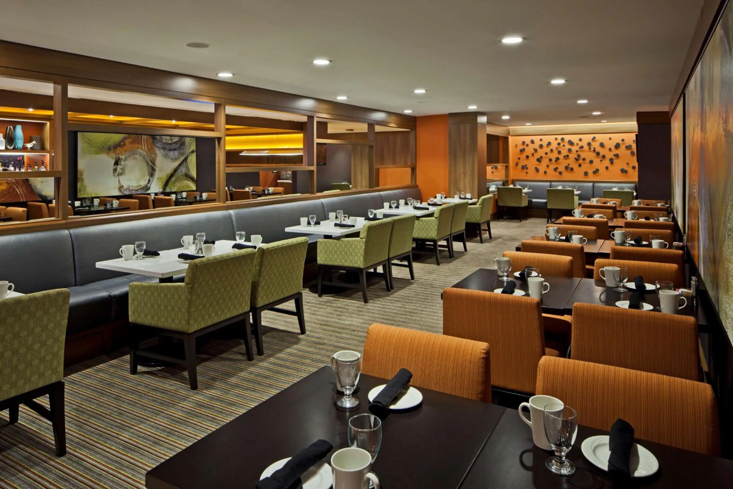 Restaurant/places to eat in Hilton Mississauga/Meadowvale