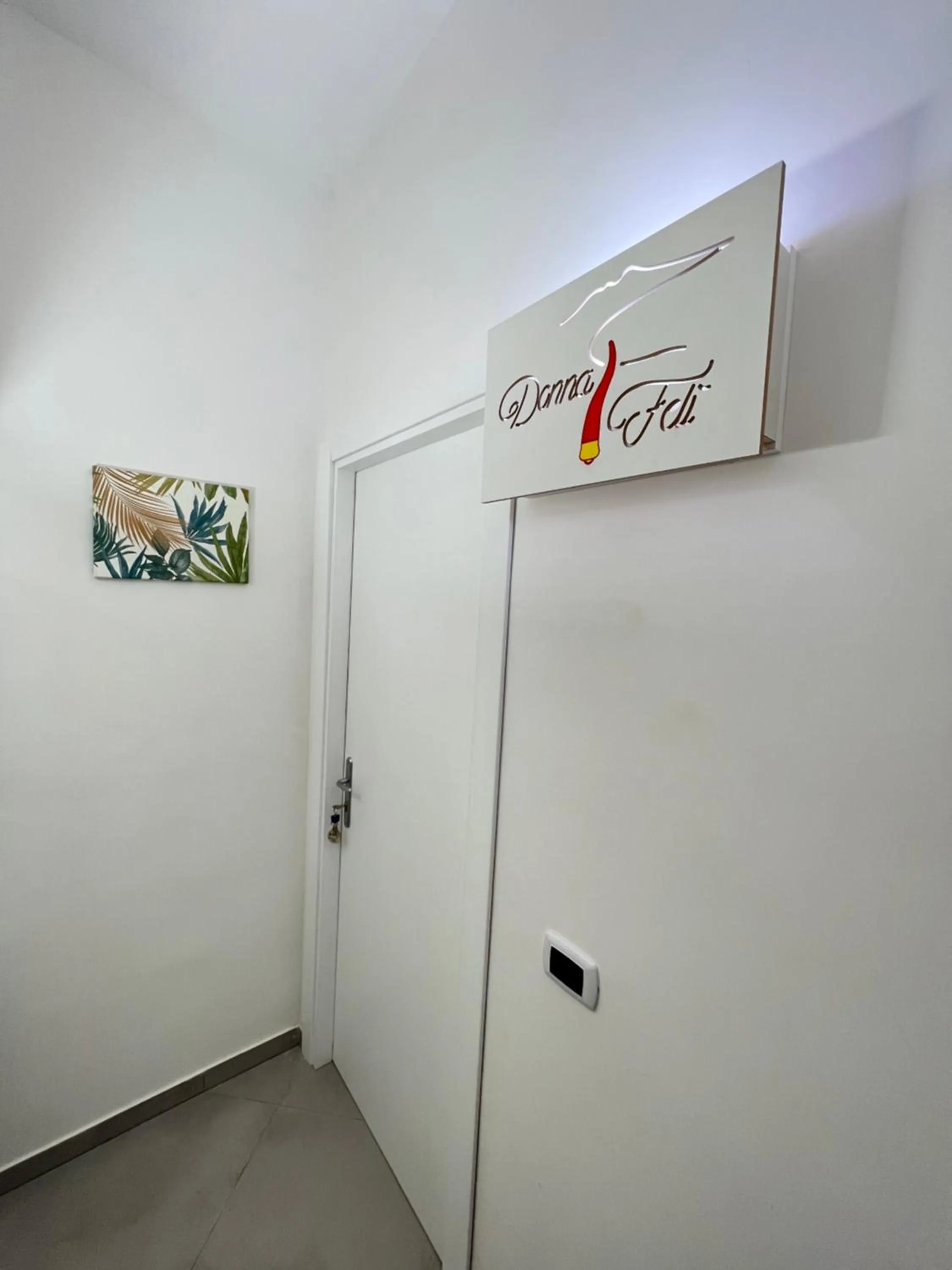 Property logo or sign in Donna Felì