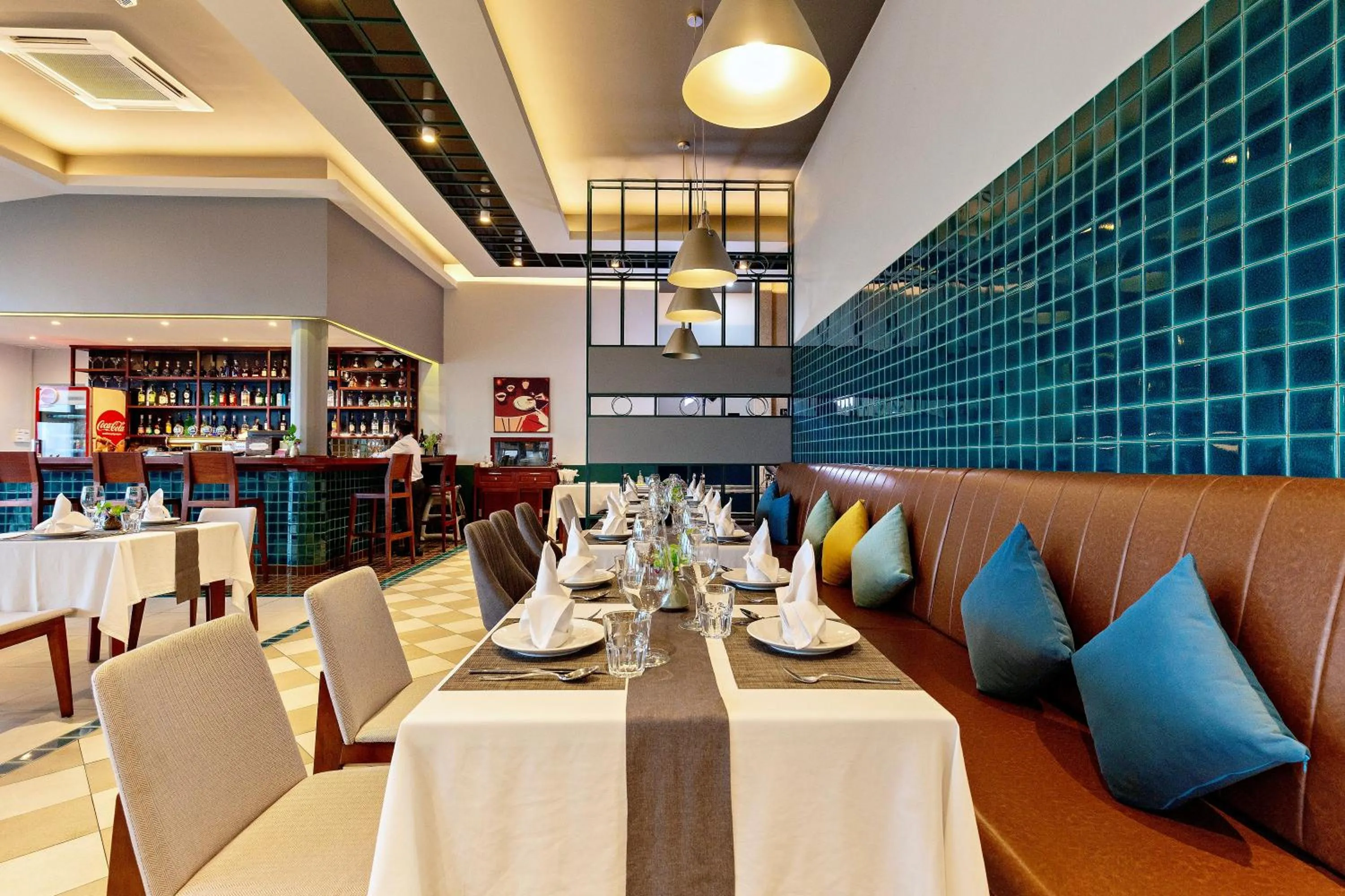 Restaurant/places to eat in Indra Hotel