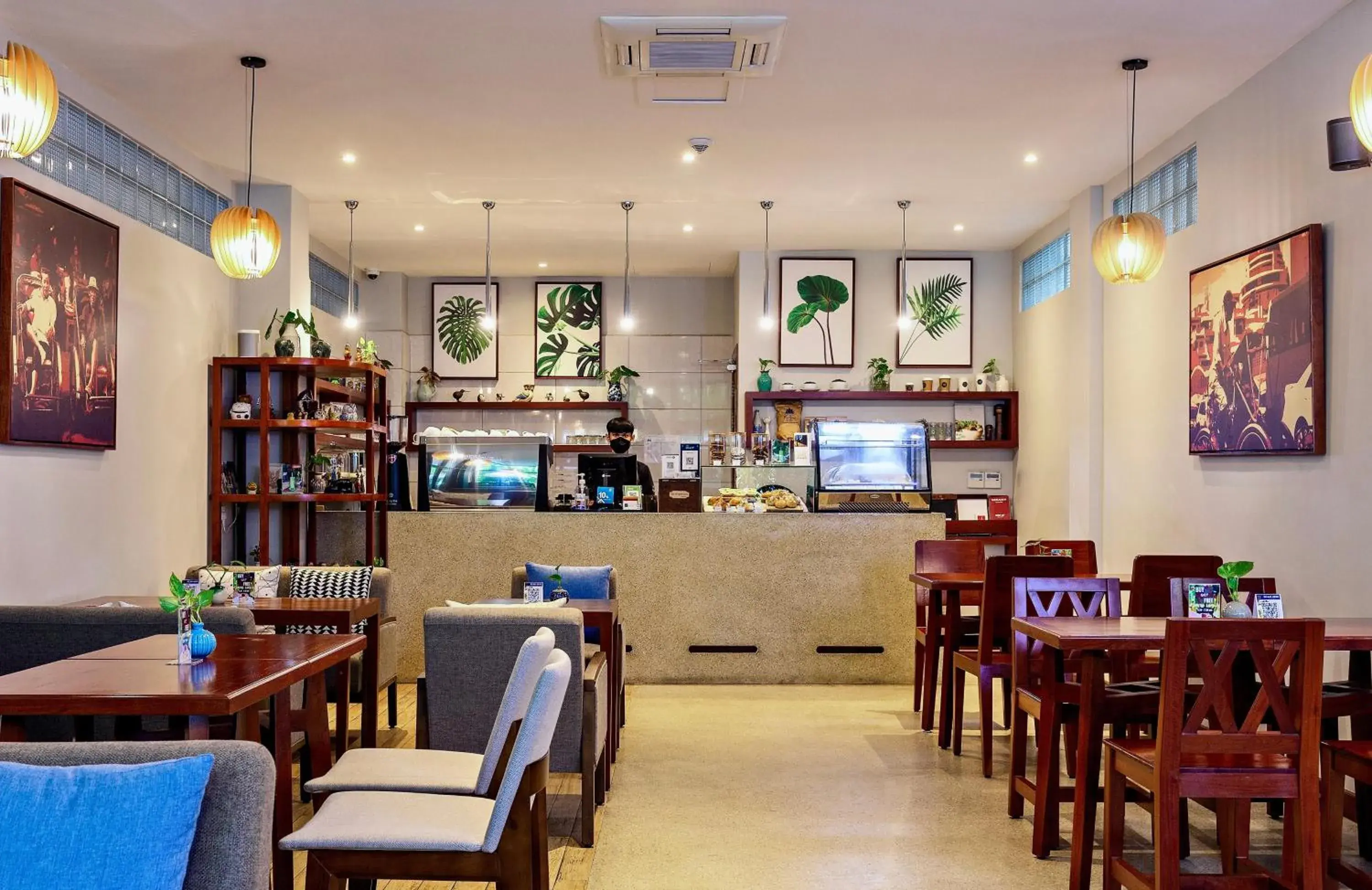 Restaurant/places to eat in Indra Hotel Restaurant/places to eat in Indra Hotel