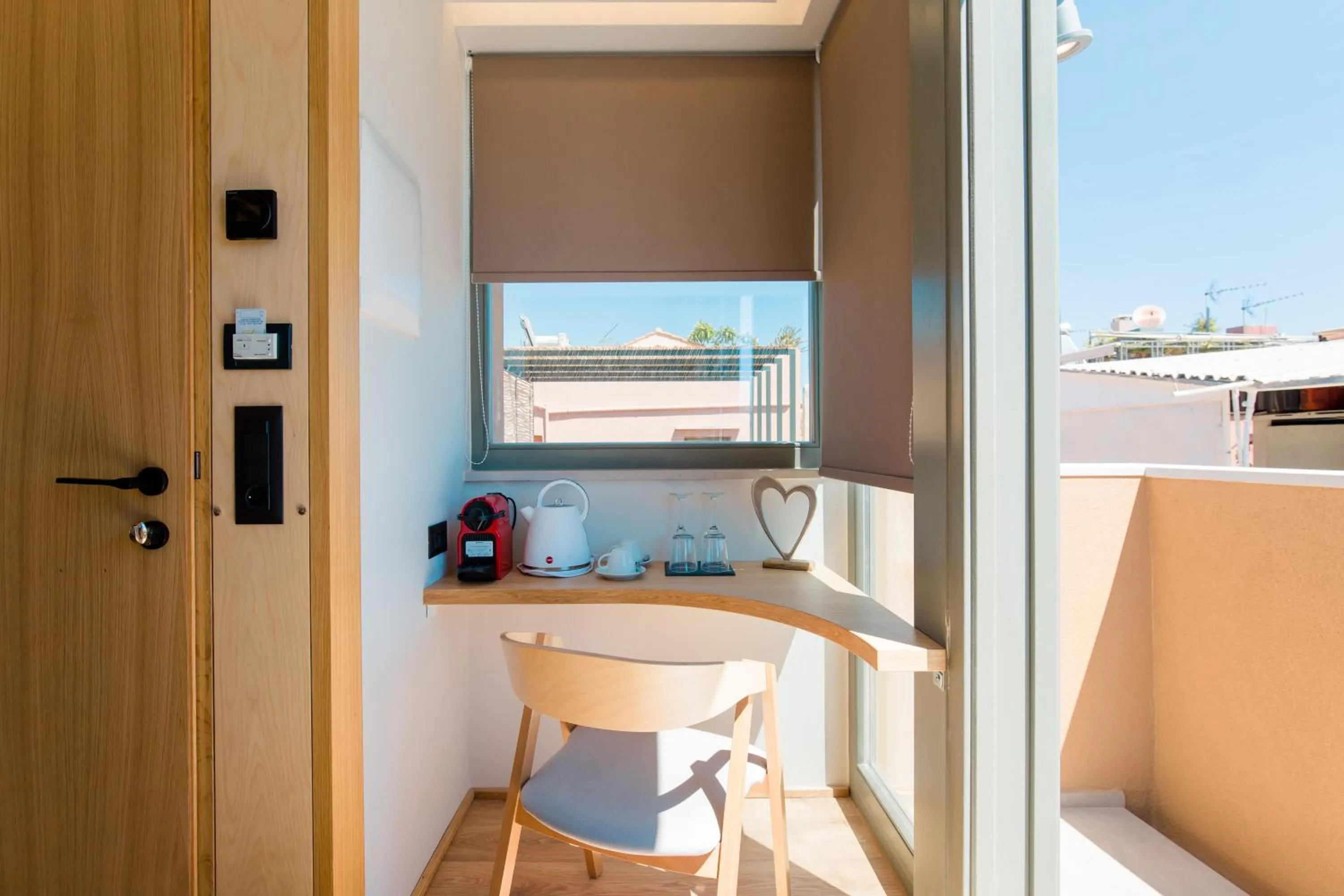 Coffee/tea facilities in Thallos The Boutique