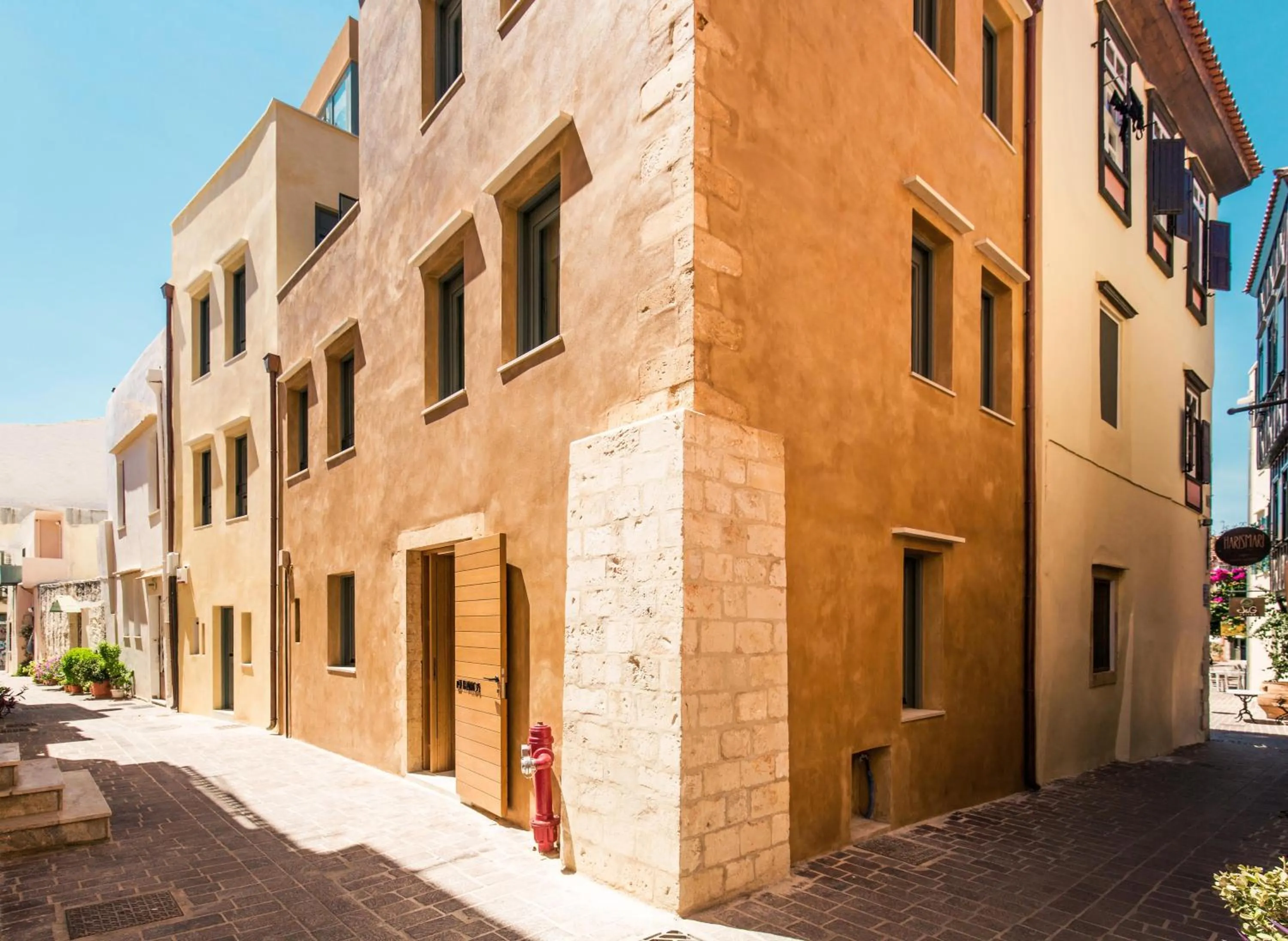 Property building in Thallos The Boutique