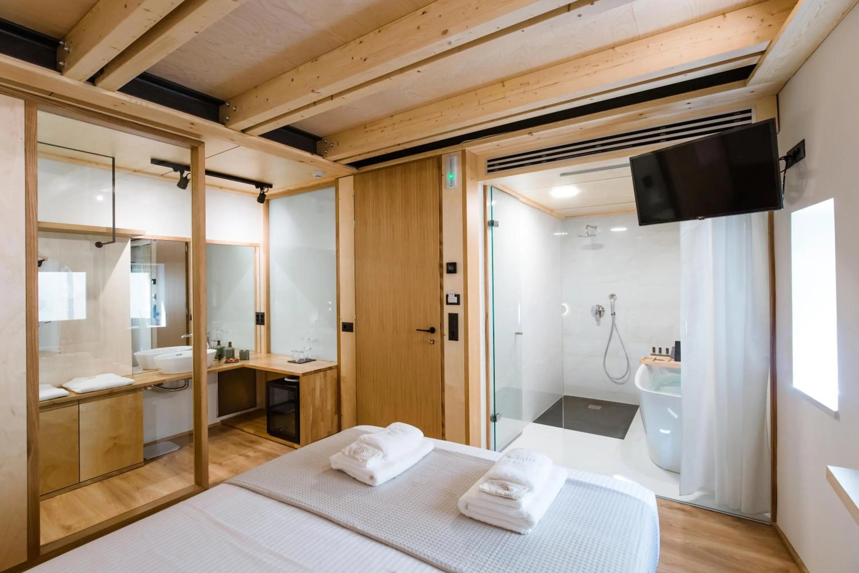 Photo of the whole room, Bed in Thallos The Boutique
